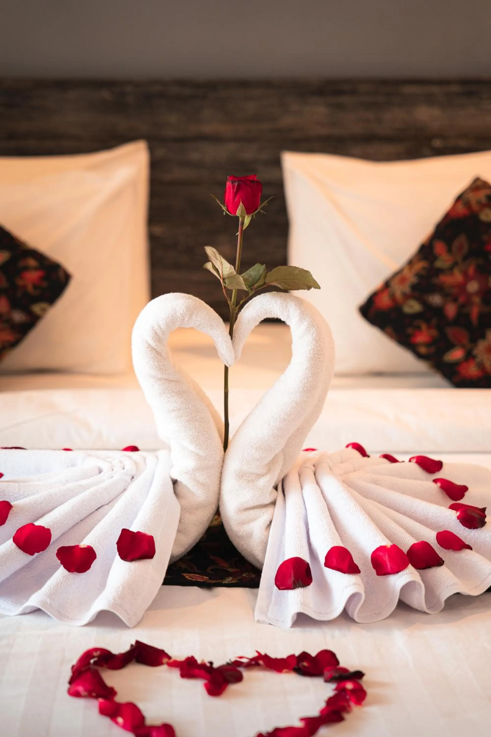 Bed in MAHALONA BALI STAY