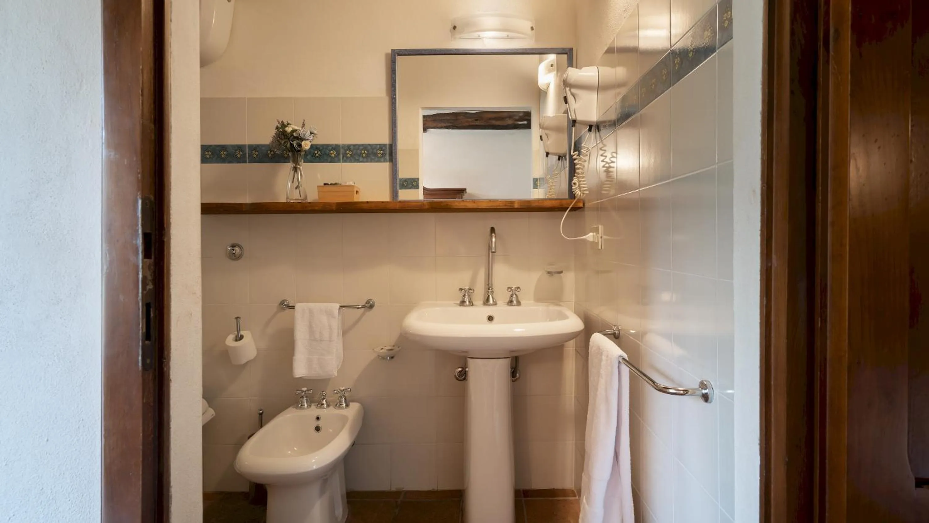 Bathroom in BORGO GALLINAIO 32, Emma Villas