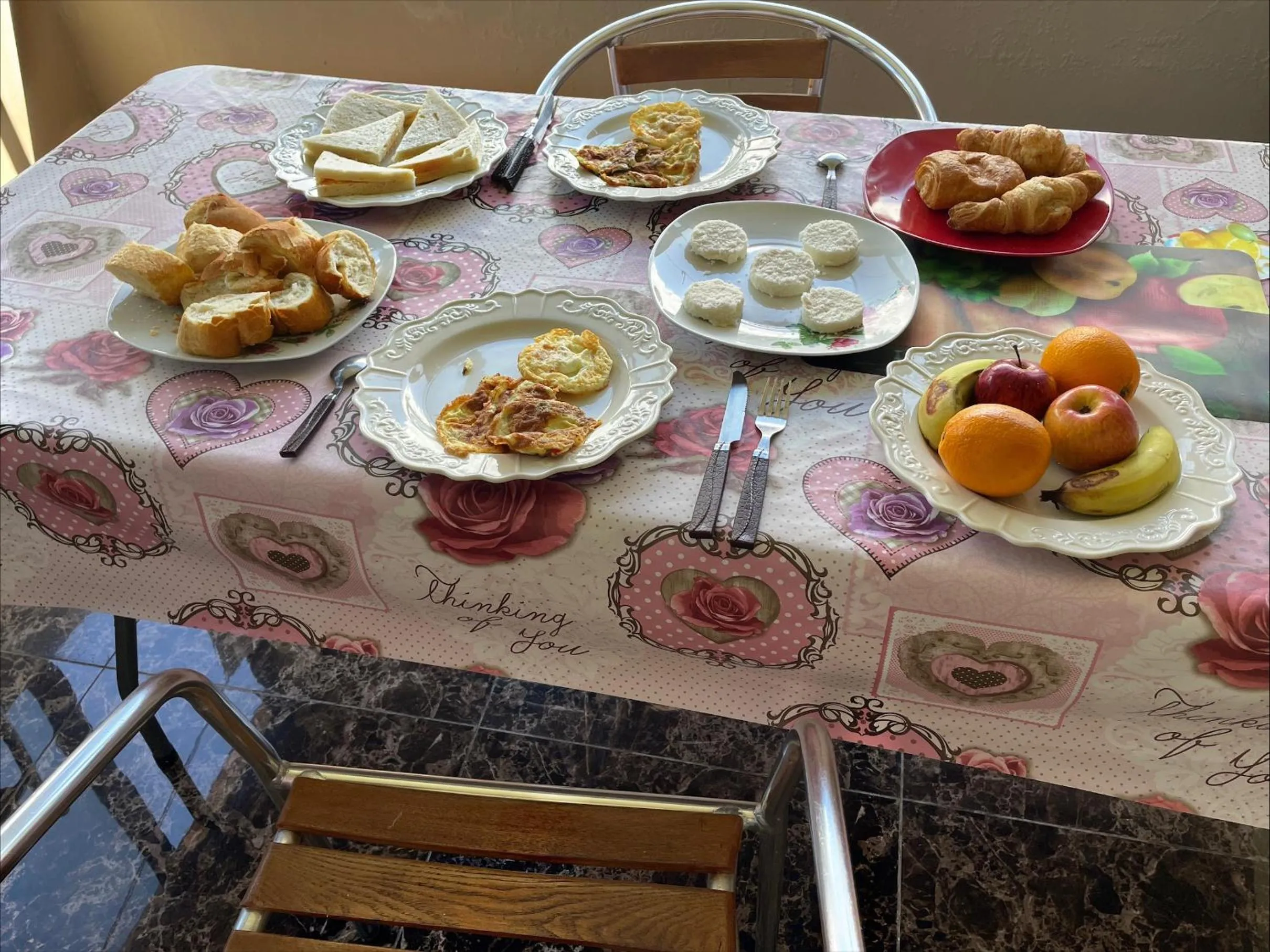 Breakfast in Riambel Paradise Inn Luxury Room