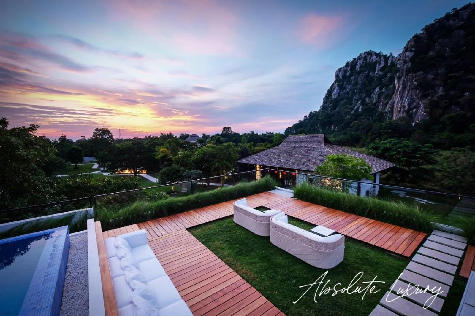 Restaurant/places to eat in The Soul Resort