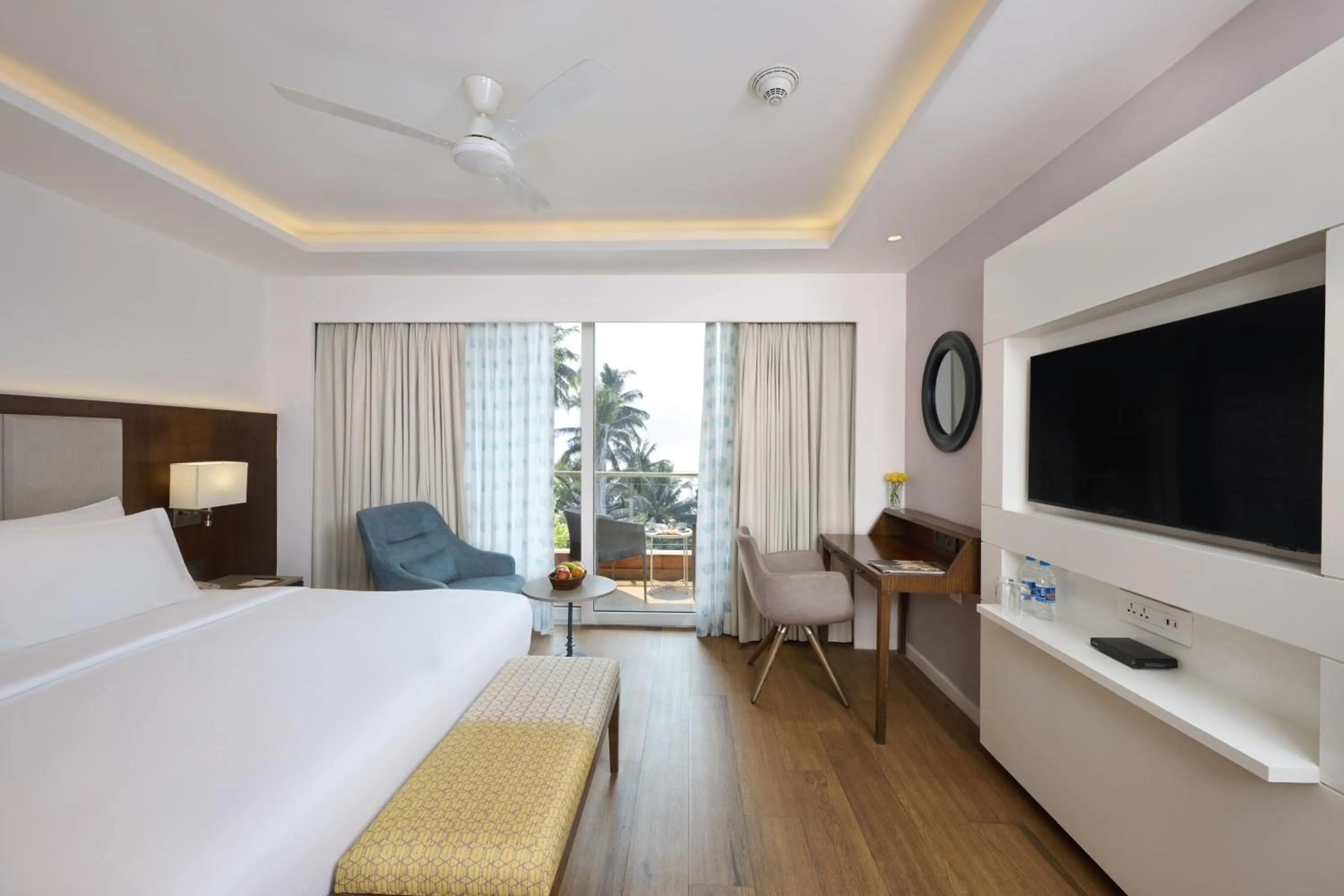 Photo of the whole room, Bed in Golden Tulip Vagator Goa