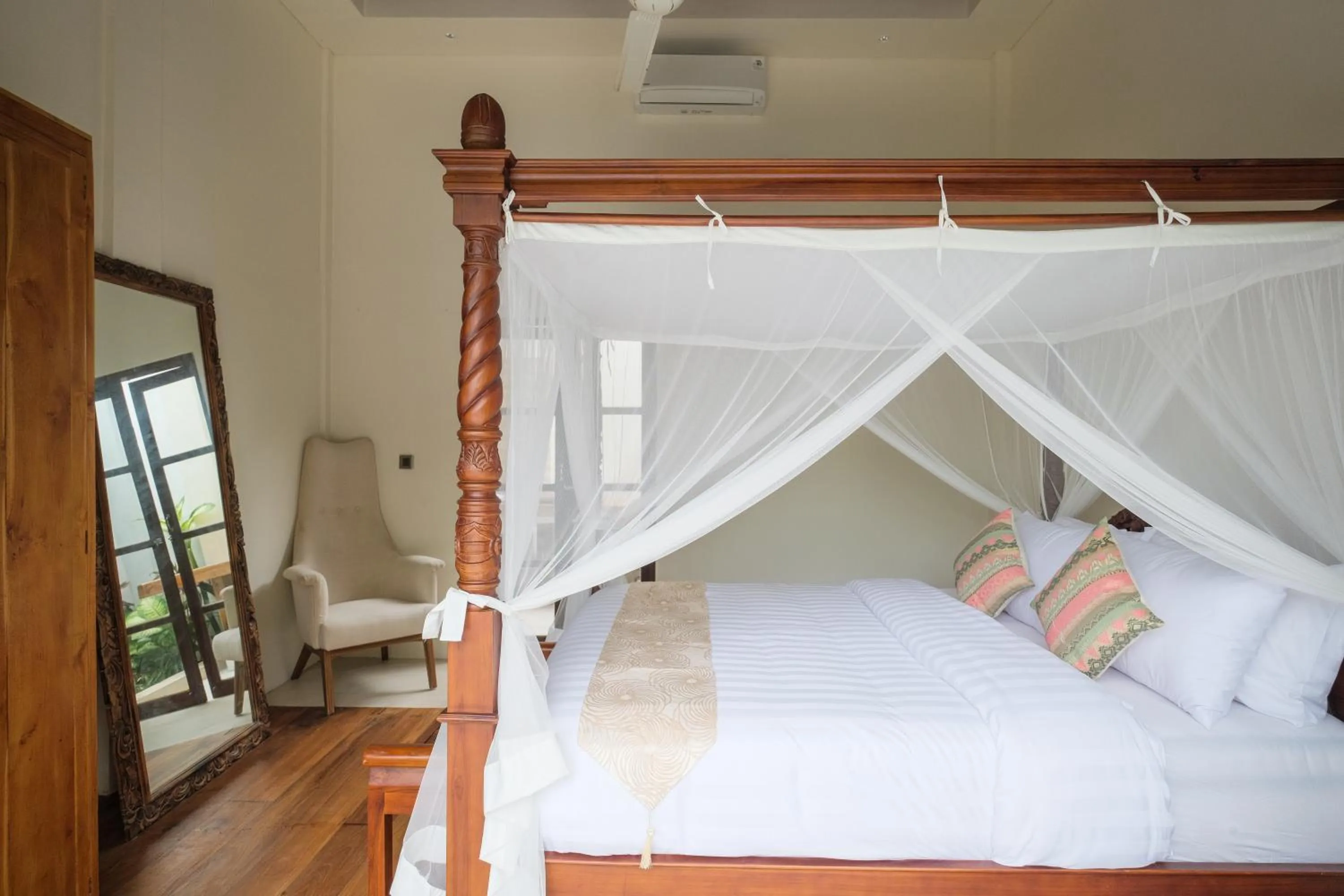 Bedroom, Bed in The Lavana Villa Puri Hawila Jimbaran - 5 Bedroom Villa