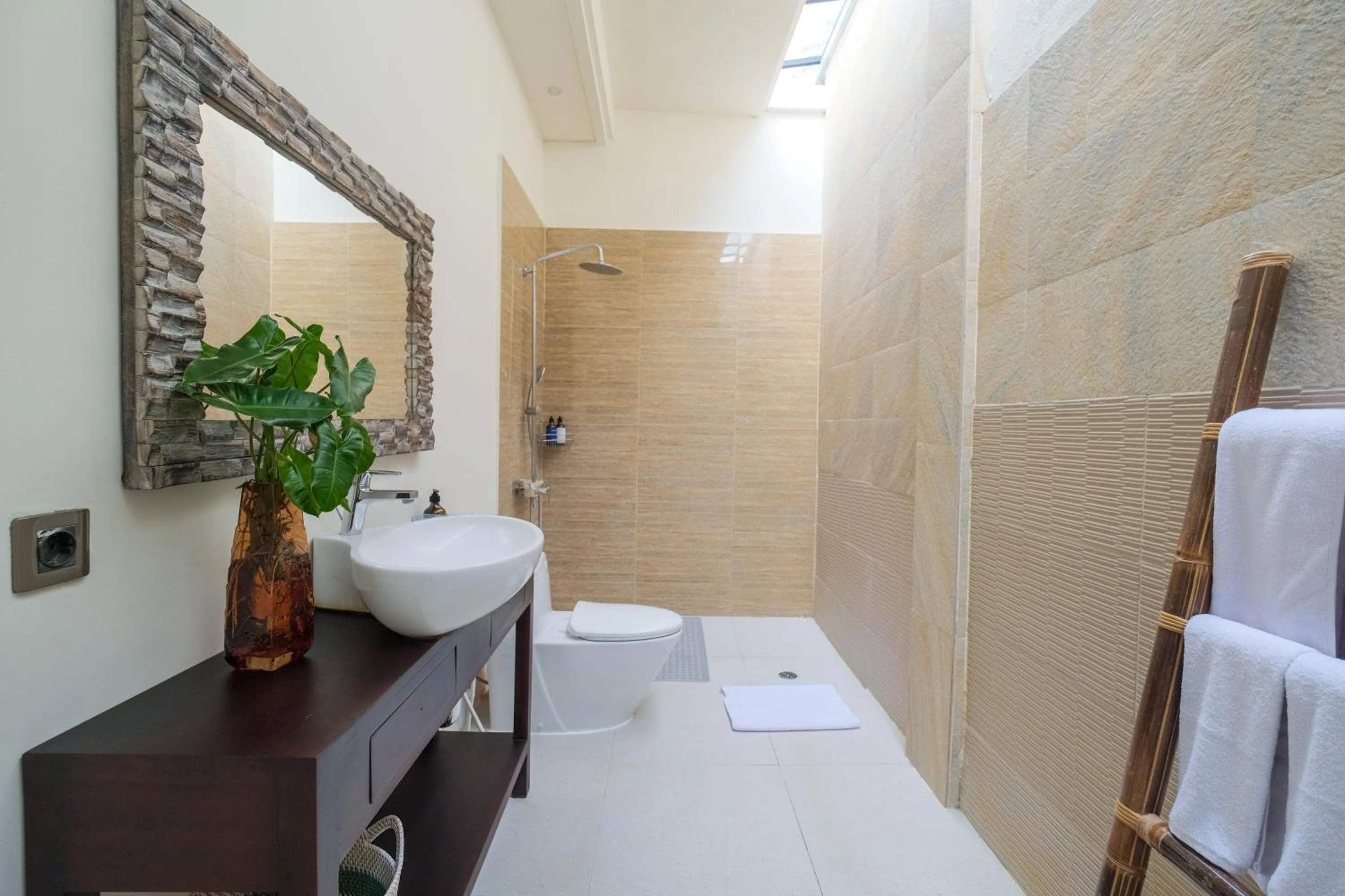 Bathroom in The Lavana Villa Puri Hawila Jimbaran - 5 Bedroom Villa