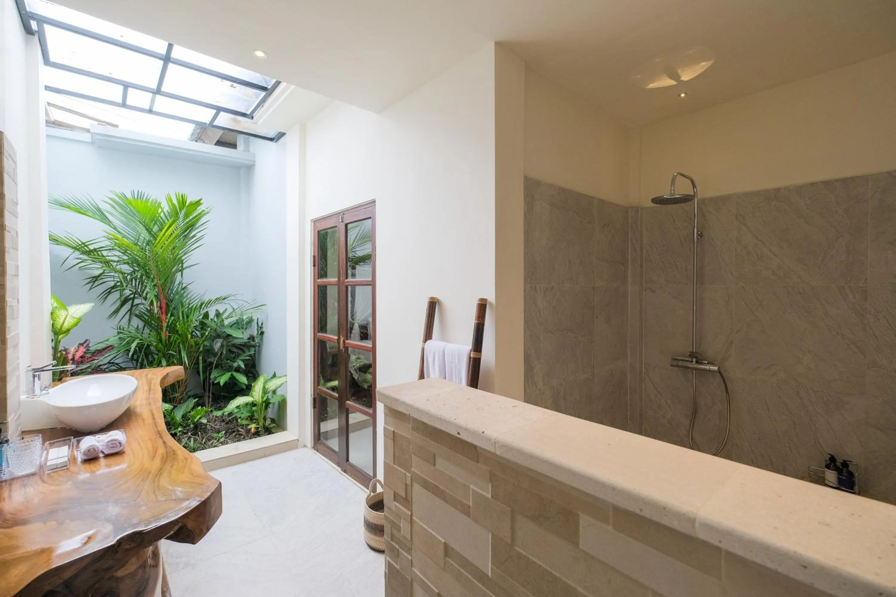 Bathroom in The Lavana Villa Puri Hawila Jimbaran - 5 Bedroom Villa