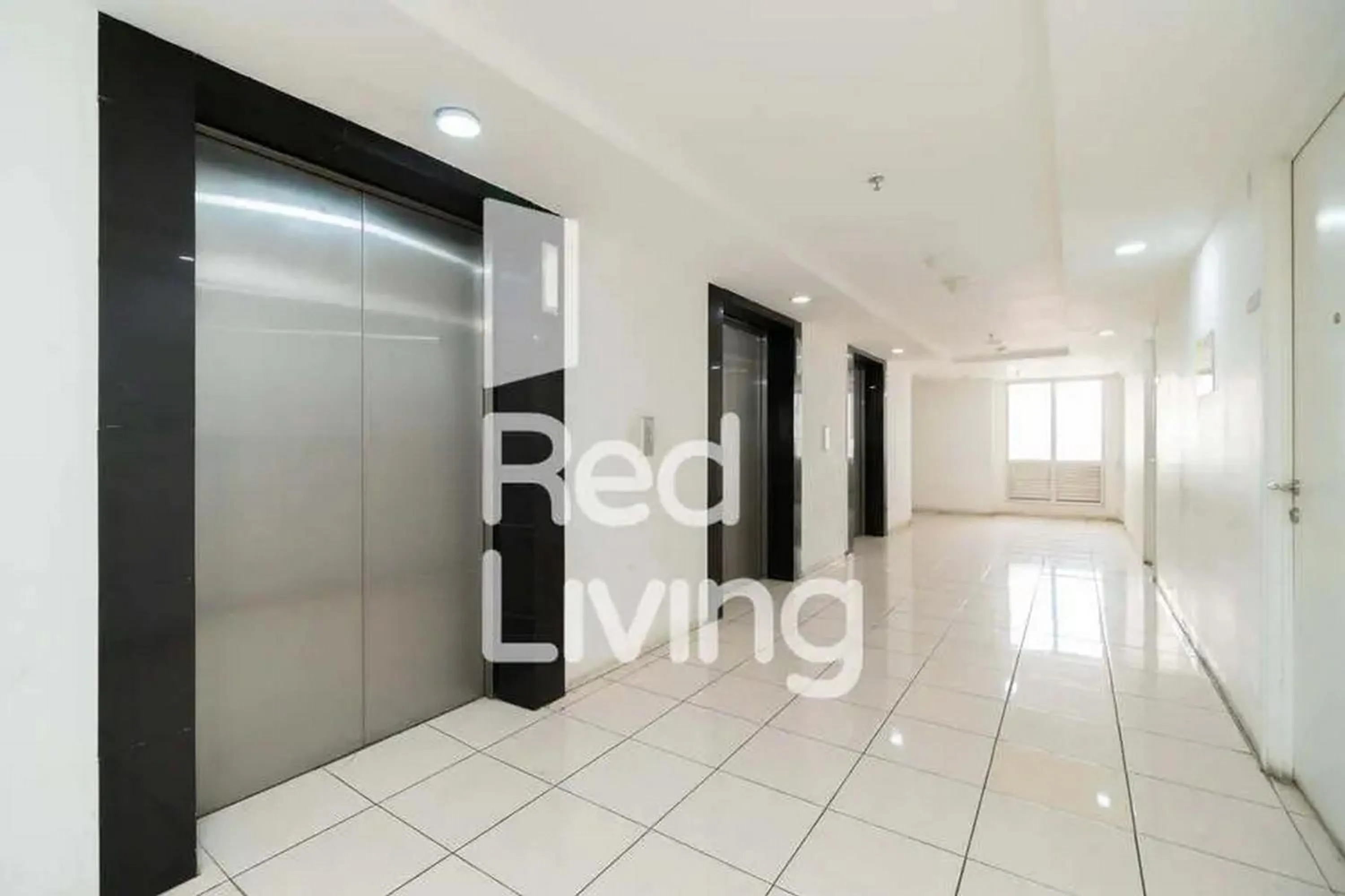 elevator in RedLiving Apartemen Bassura City - Vina Tan Tower Flamboyan