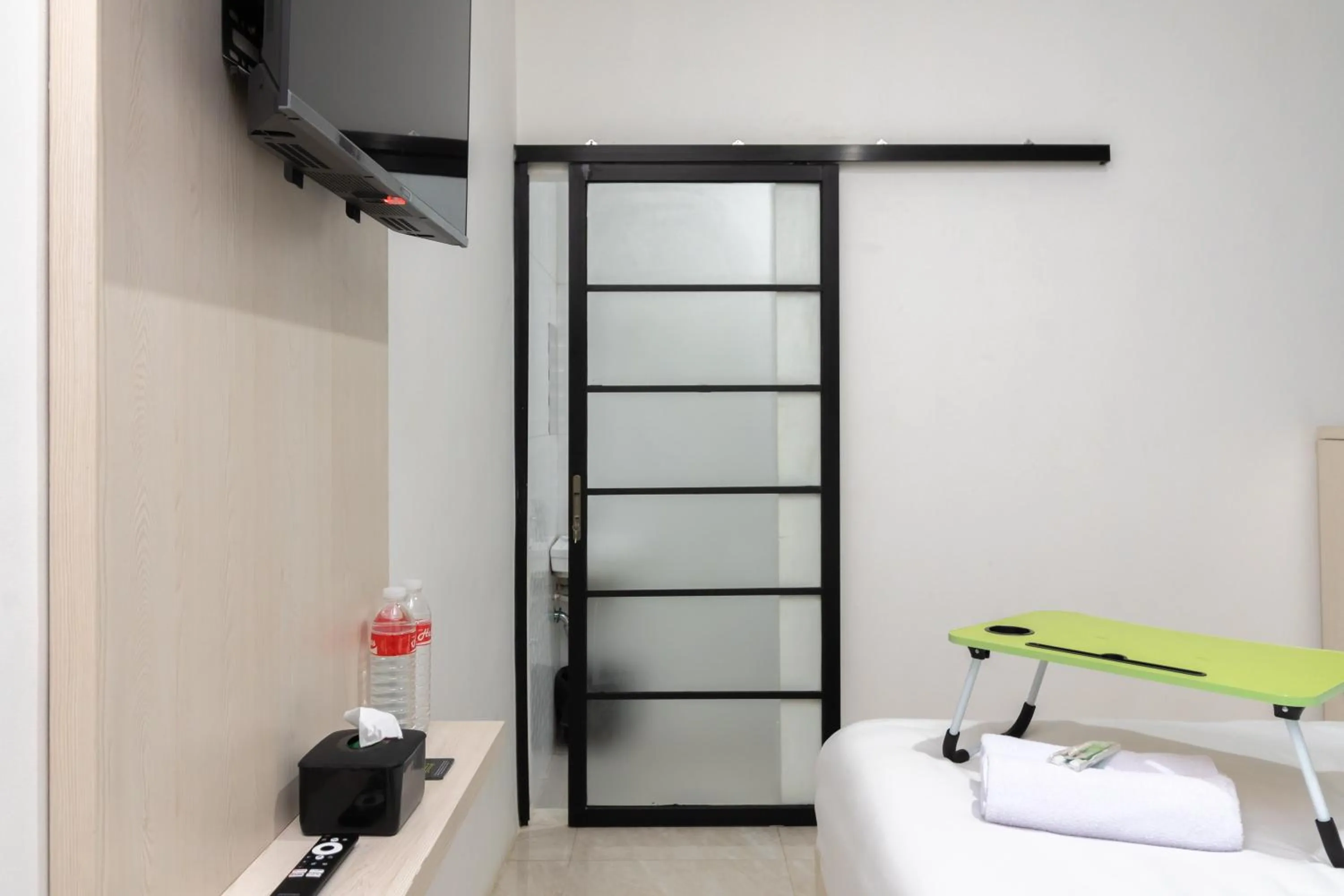 Bedroom, Bed in Urbanview Hotel Bizhome Artha Gading Boulevard by RedDoorz