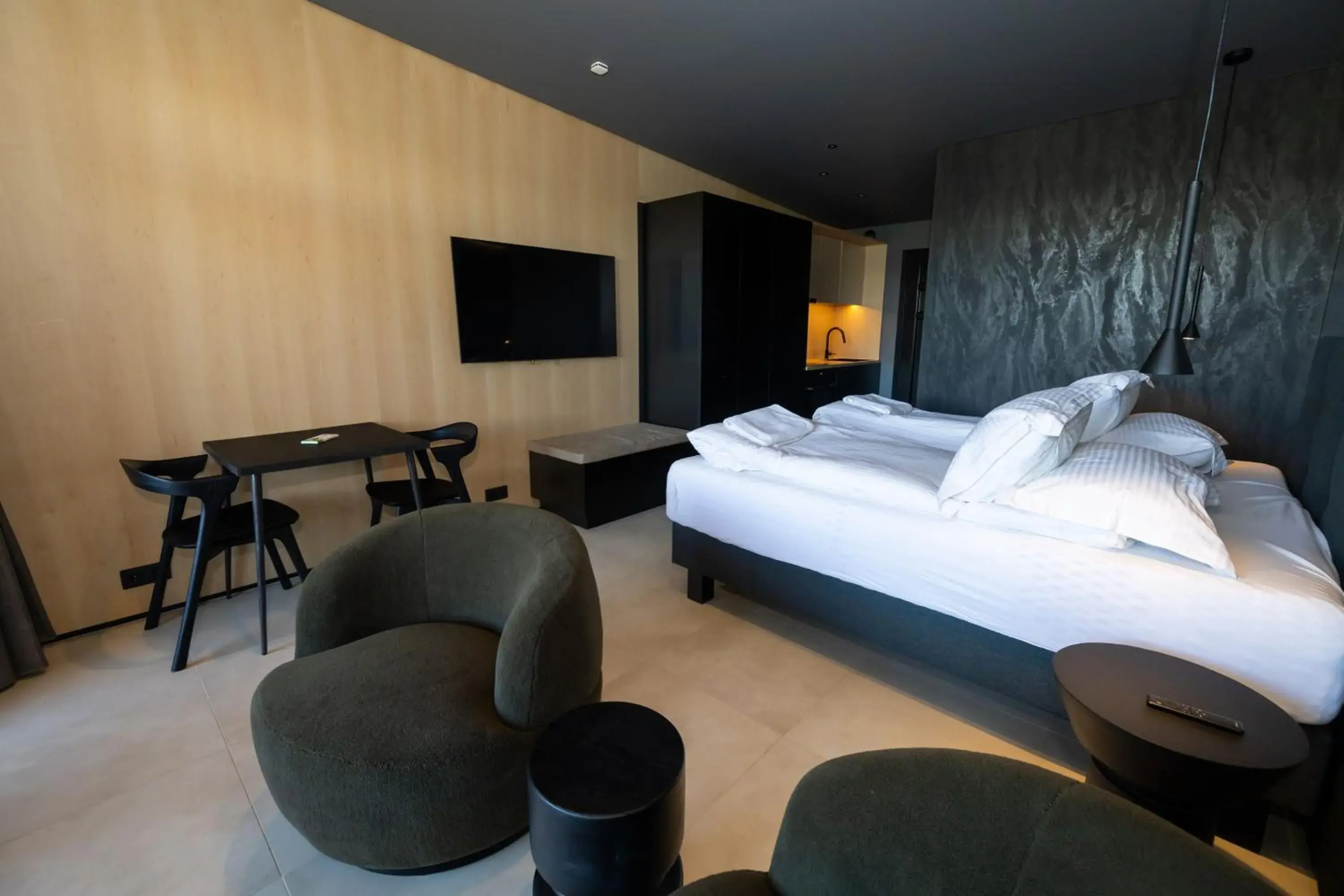 Deluxe King Studio in North Mountain View Suites Deluxe King Studio in North Mountain View Suites