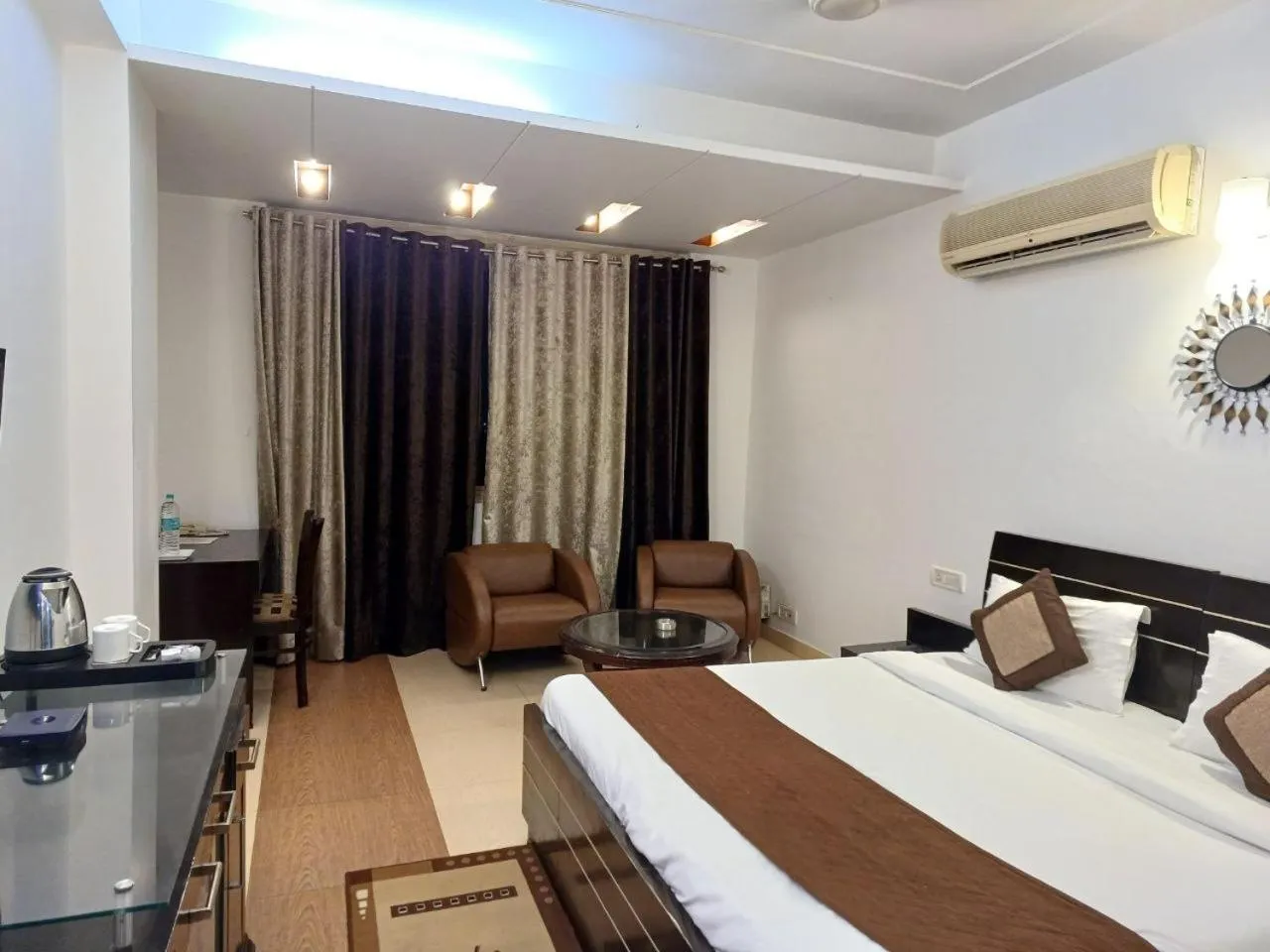 Superior King Room - single occupancy in Skylark Hotel by Gabrian Hotels