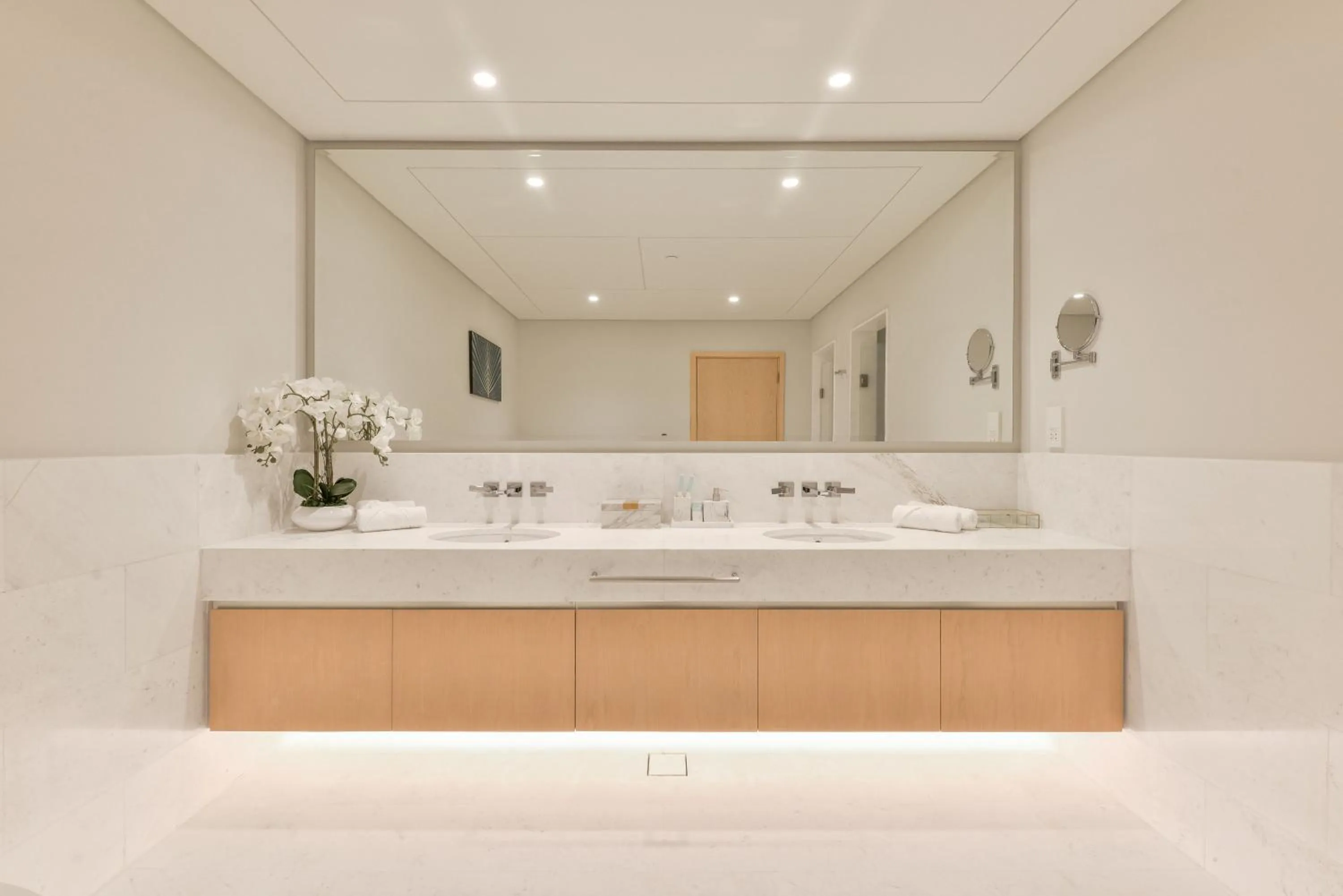 Bathroom in Ultra Luxury Palm Tower with Shared Hotel Facilities