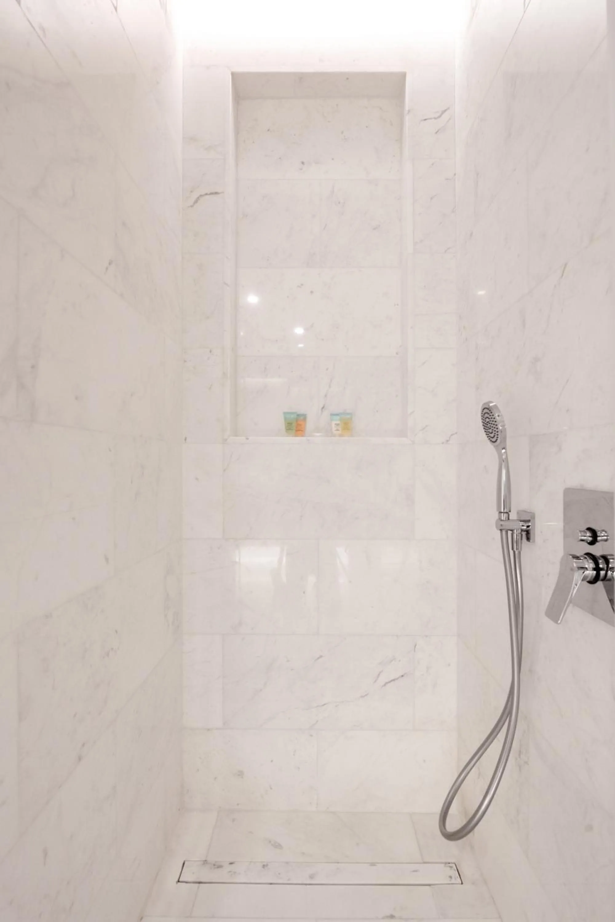 Shower in Ultra Luxury Palm Tower with Shared Hotel Facilities