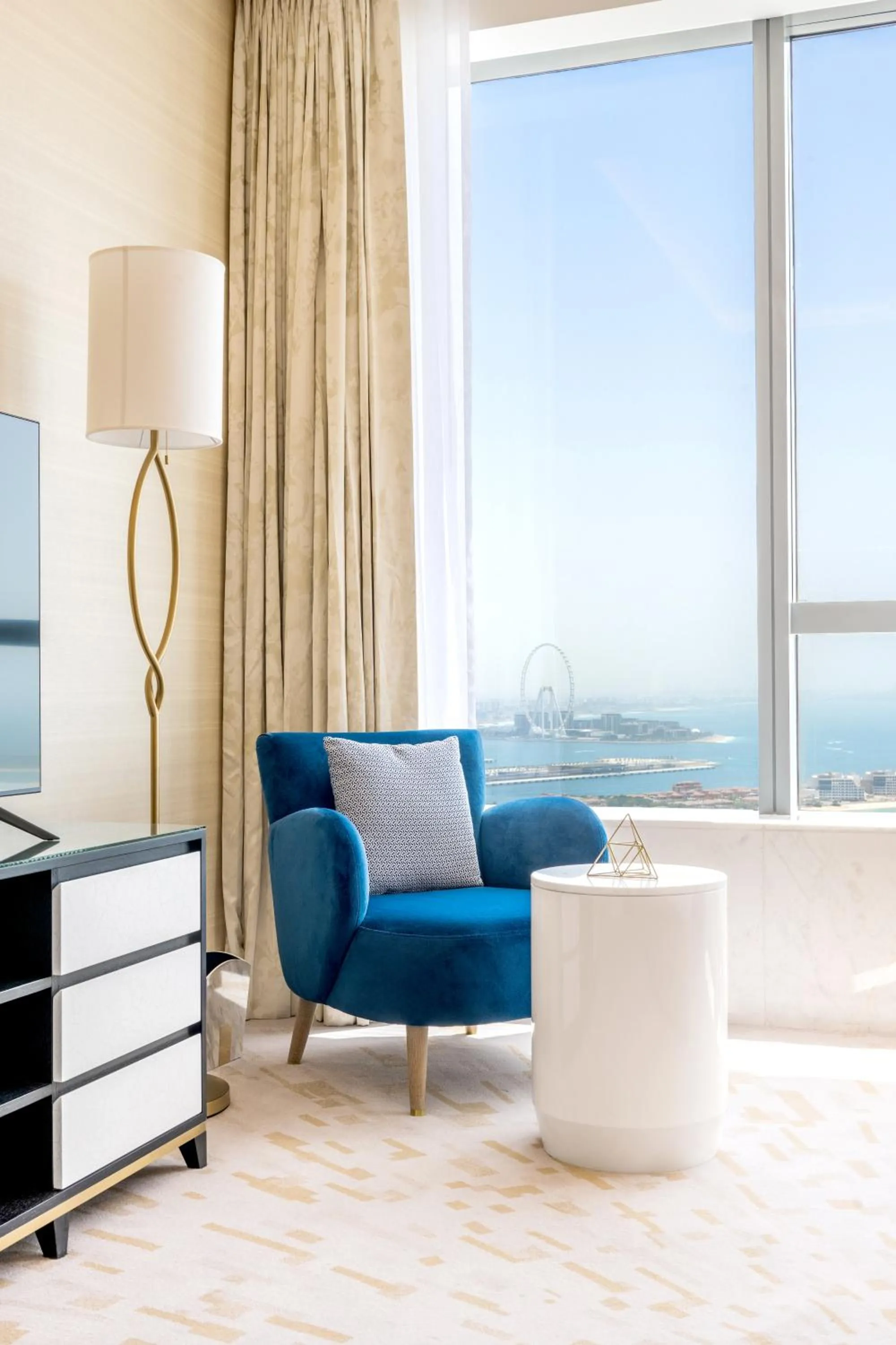 Seating area in Ultra Luxury Palm Tower with Shared Hotel Facilities