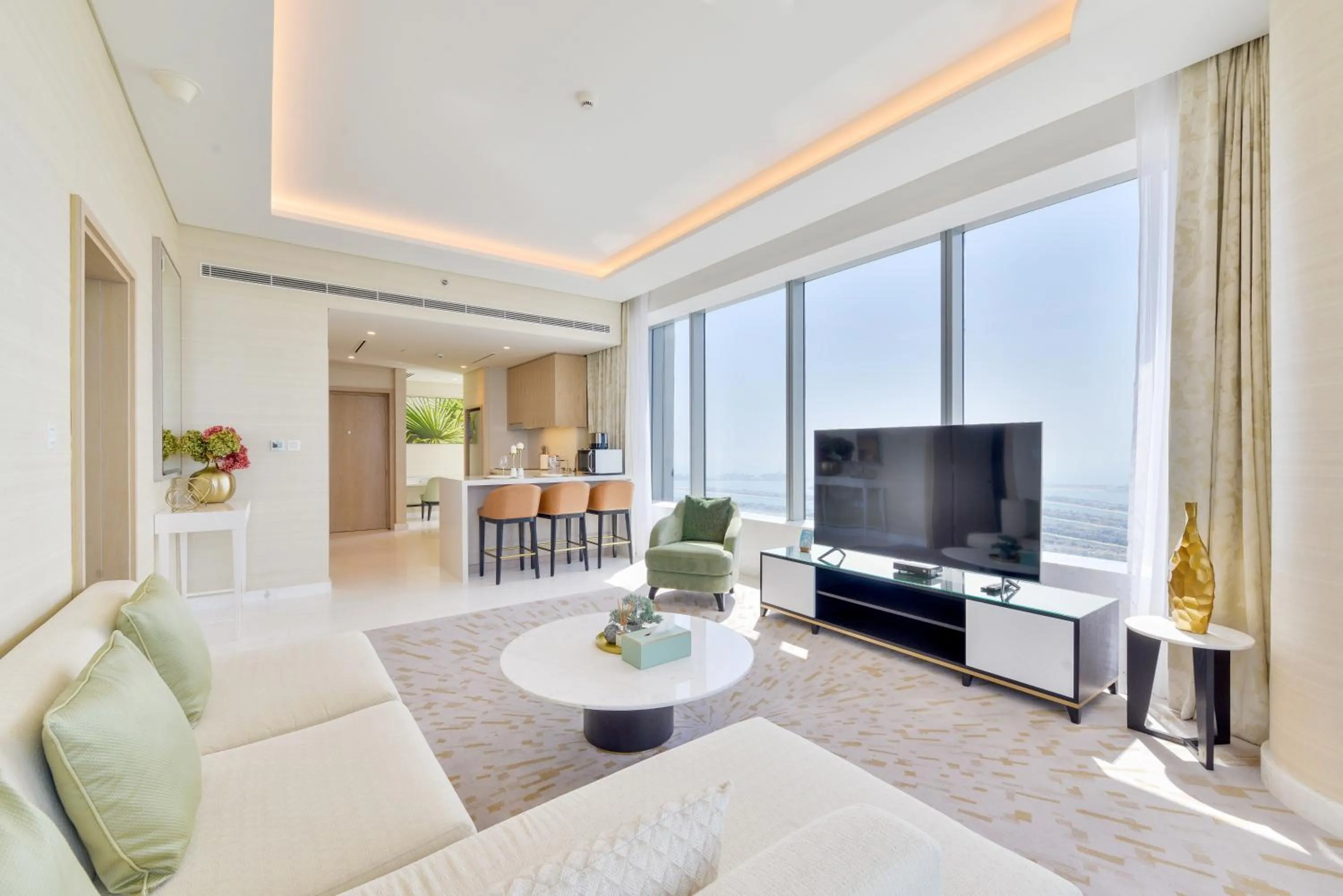 Living room in Ultra Luxury Palm Tower with Shared Hotel Facilities