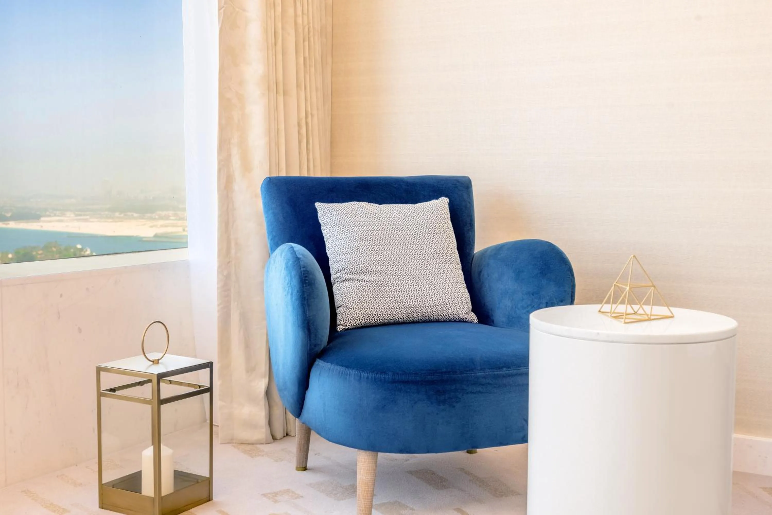 Seating area in Ultra Luxury Palm Tower with Shared Hotel Facilities