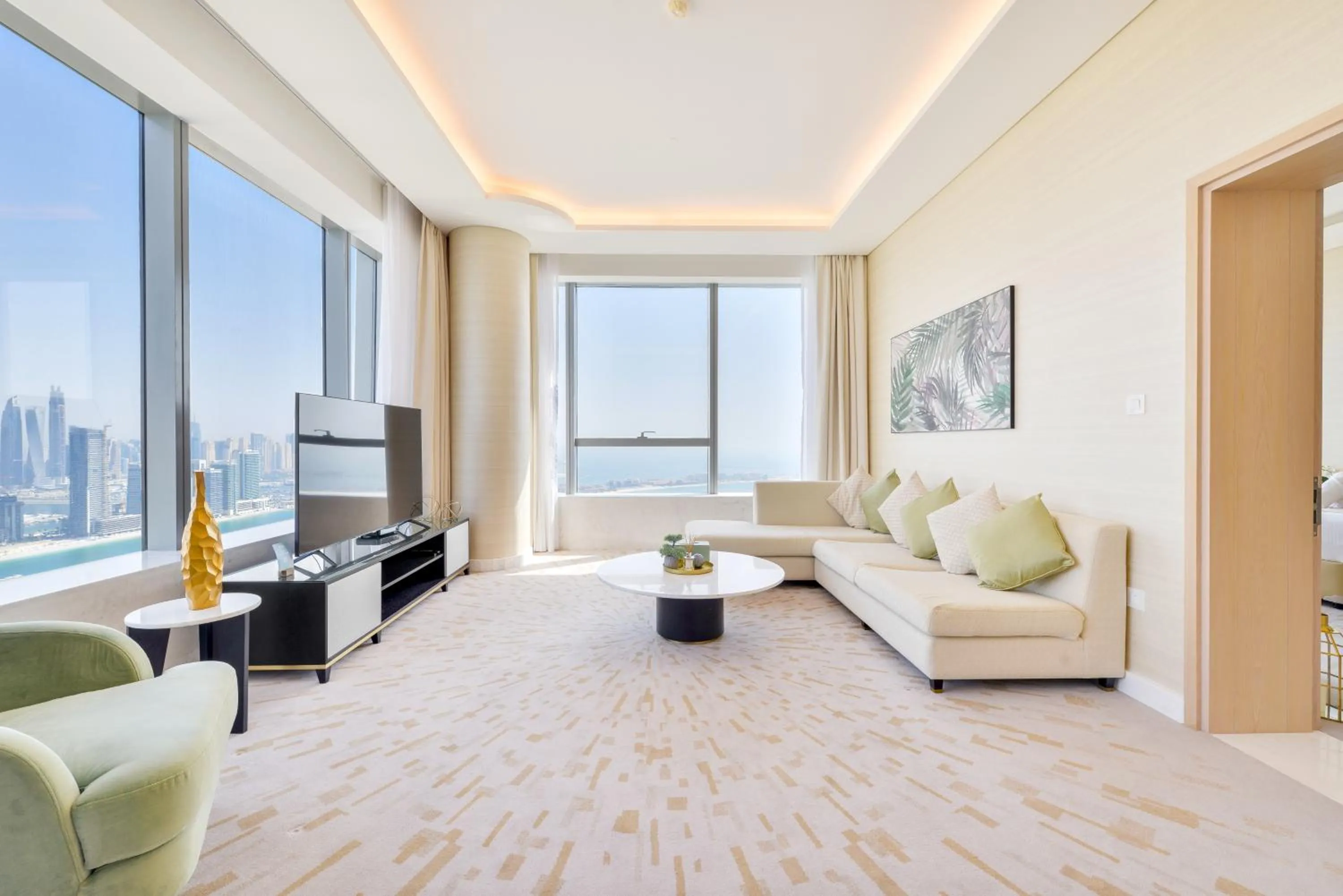 TV and multimedia in Ultra Luxury Palm Tower with Shared Hotel Facilities
