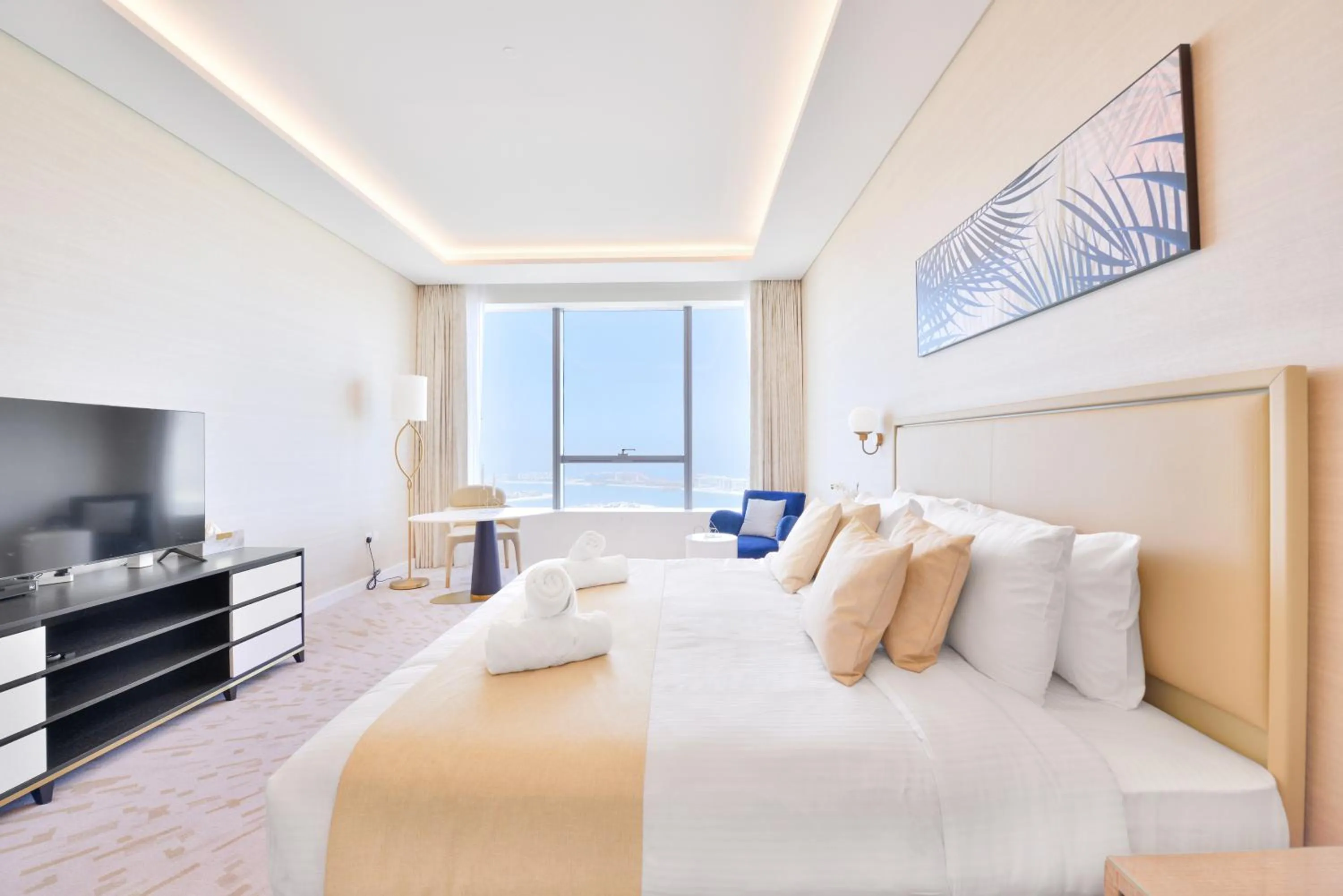 Bedroom, Bed in Ultra Luxury Palm Tower with Shared Hotel Facilities