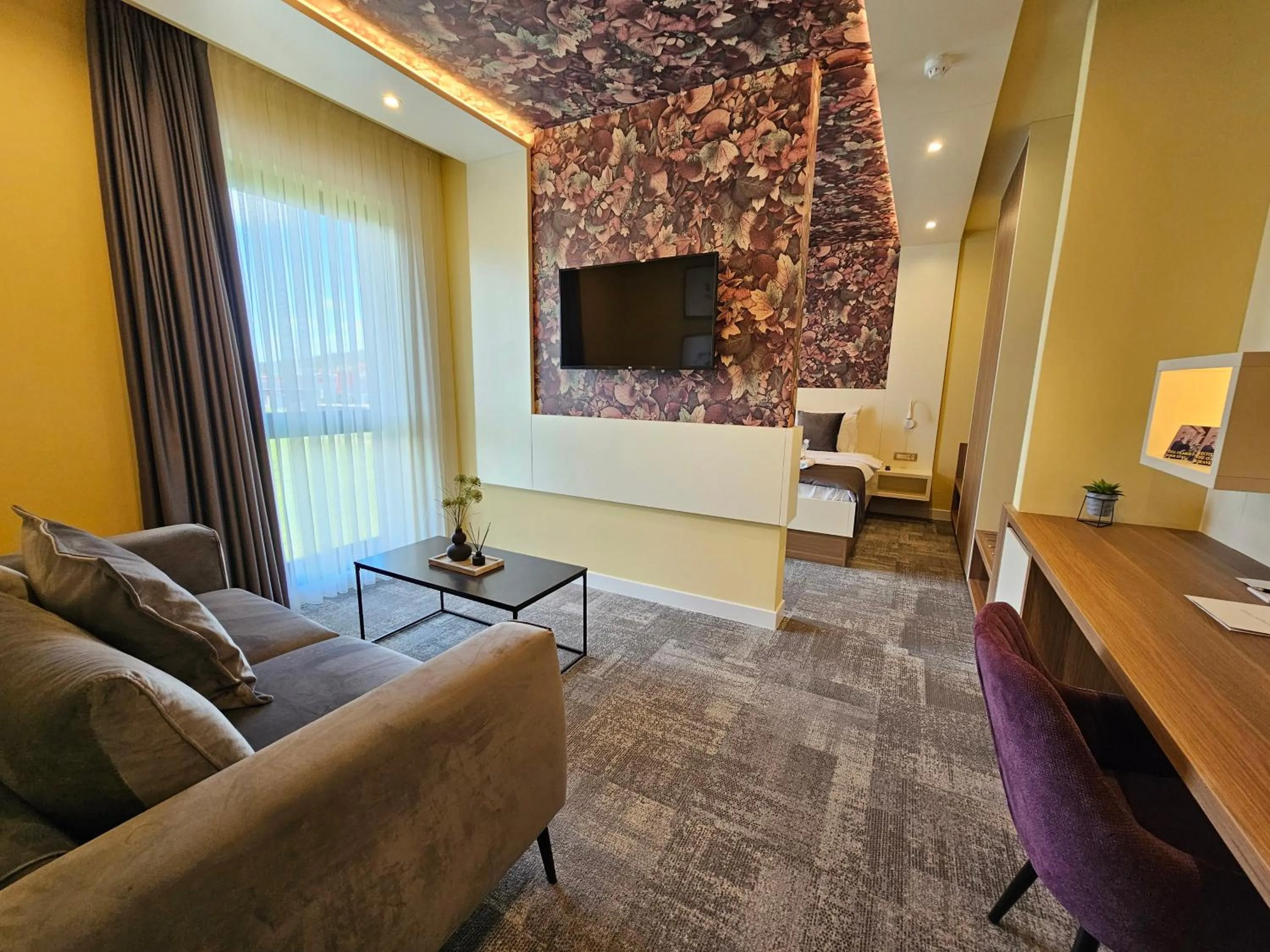 TV and multimedia in Hotel ETNA