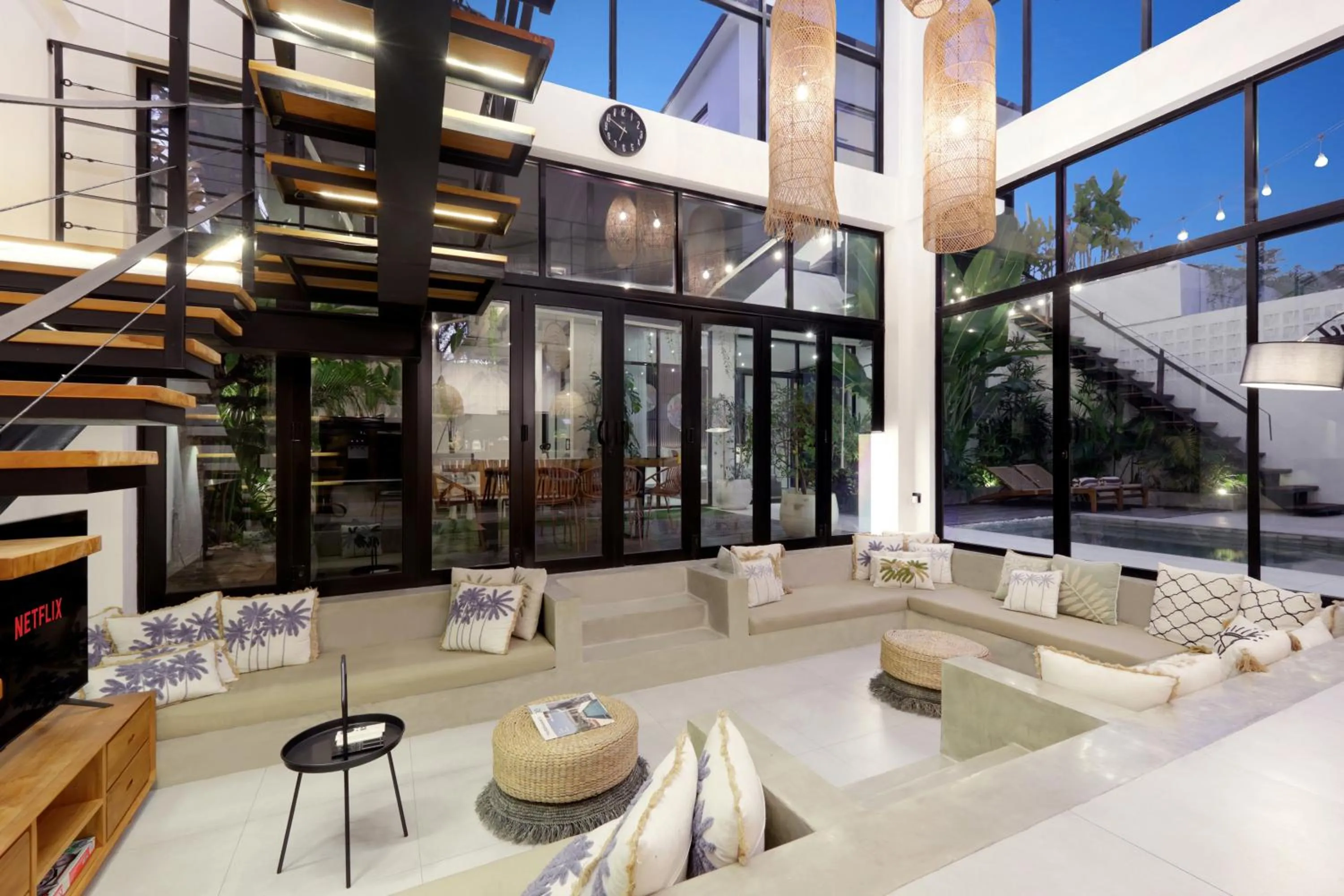 Living room in Baliwood Residence Villas by BREIG