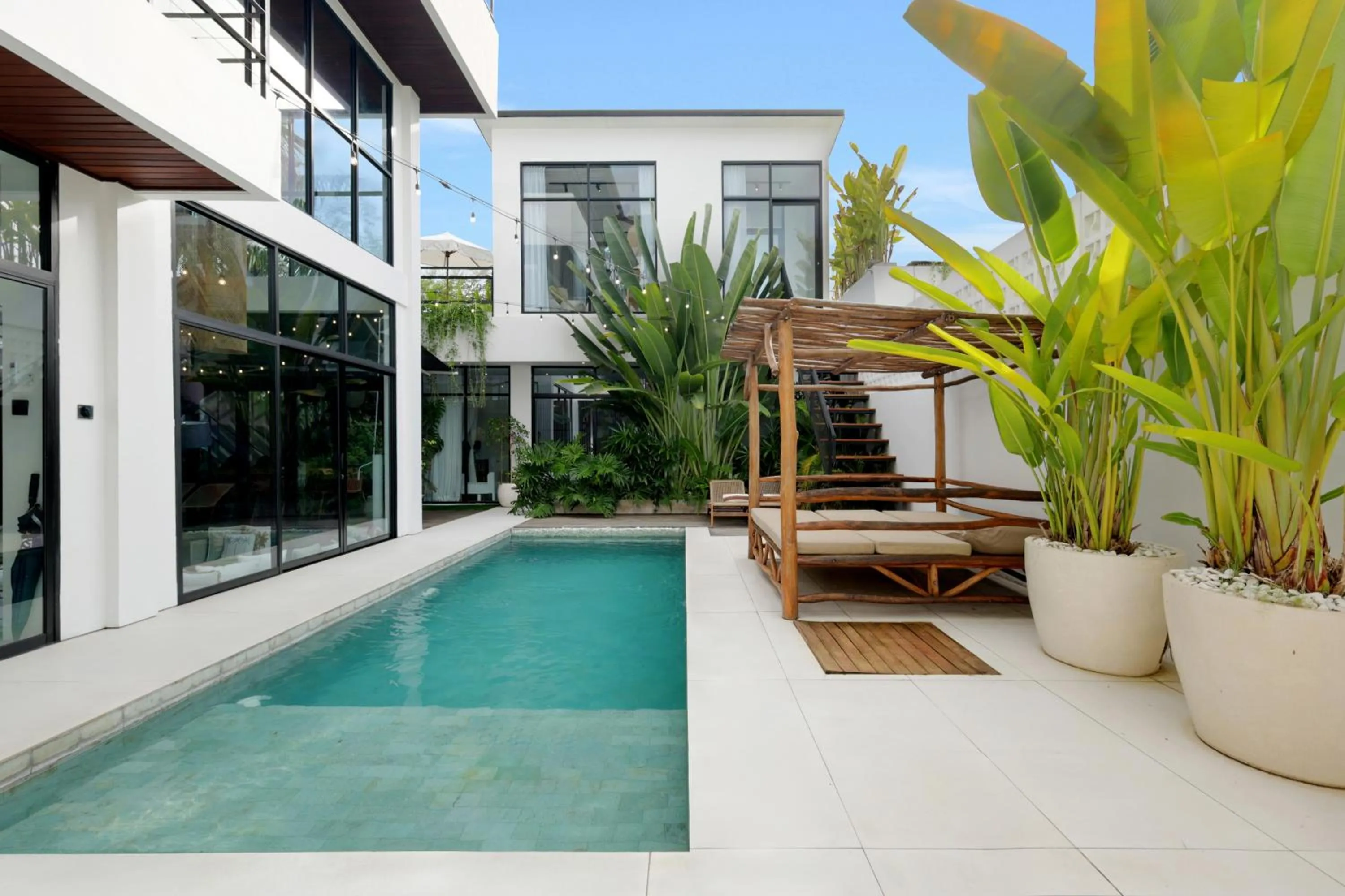 Swimming pool in Baliwood Residence Villas by BREIG