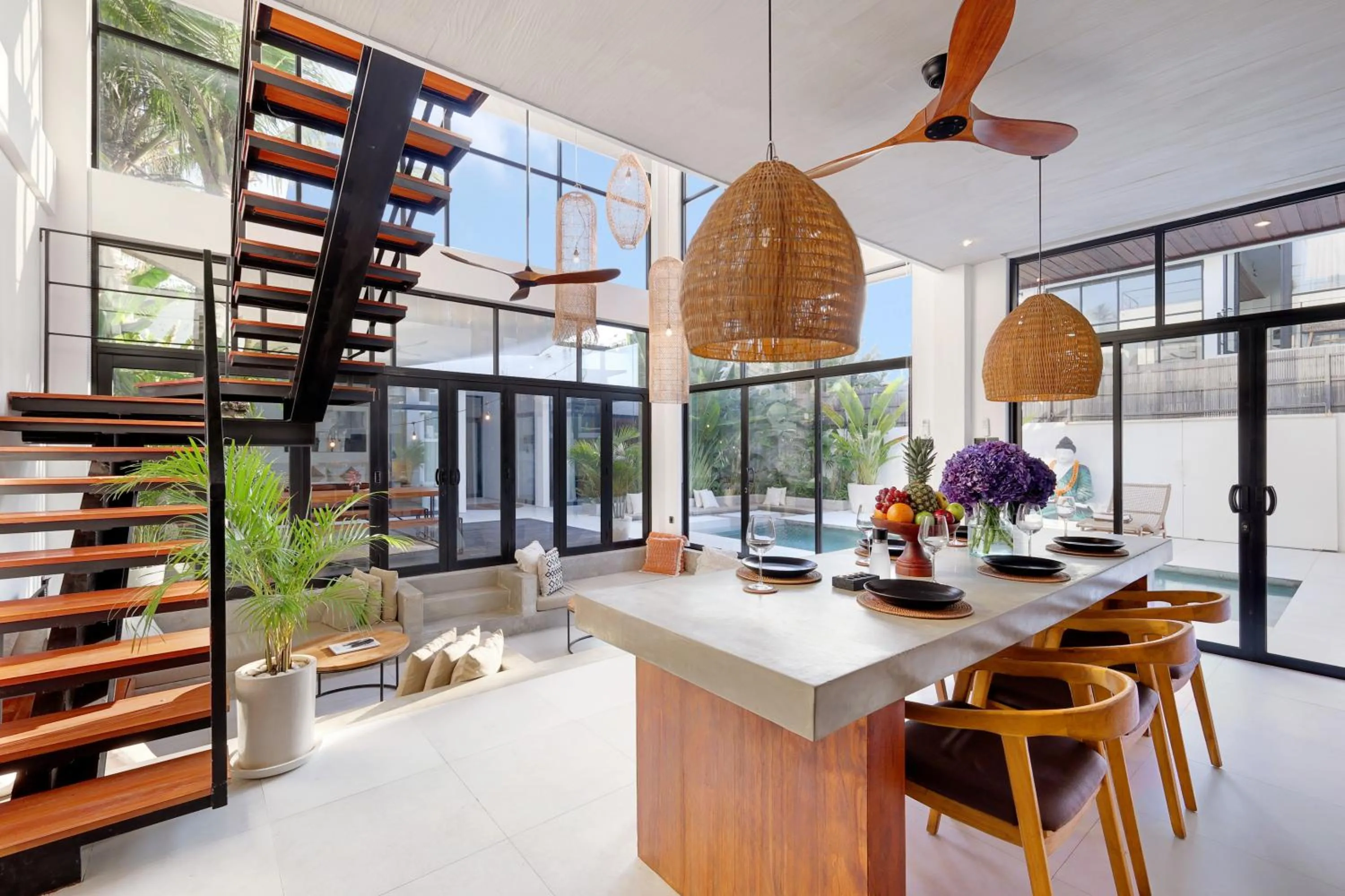 Kitchen or kitchenette in Baliwood Residence Villas by BREIG