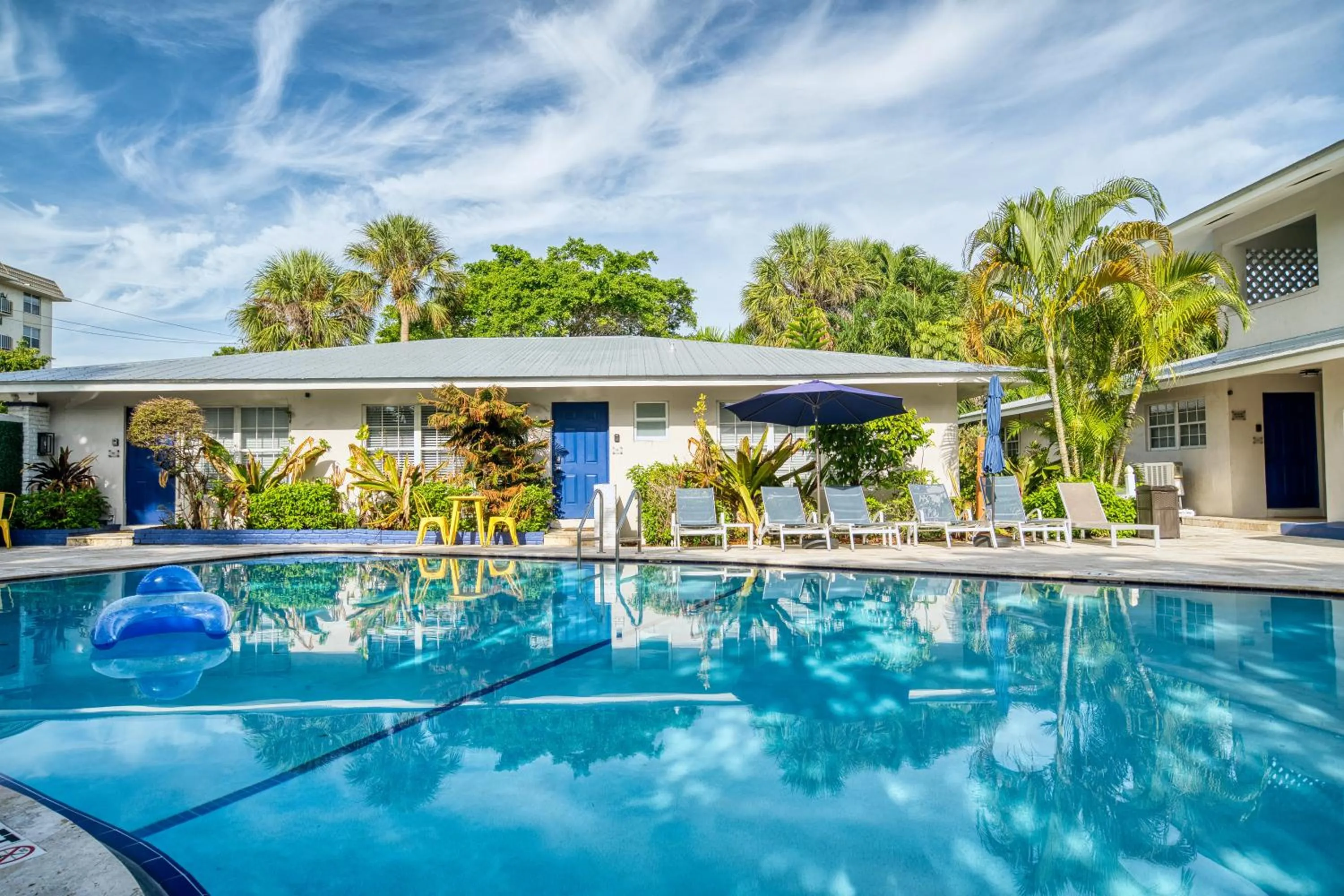 Property building in Casa Cordova Apartments By Lowkl