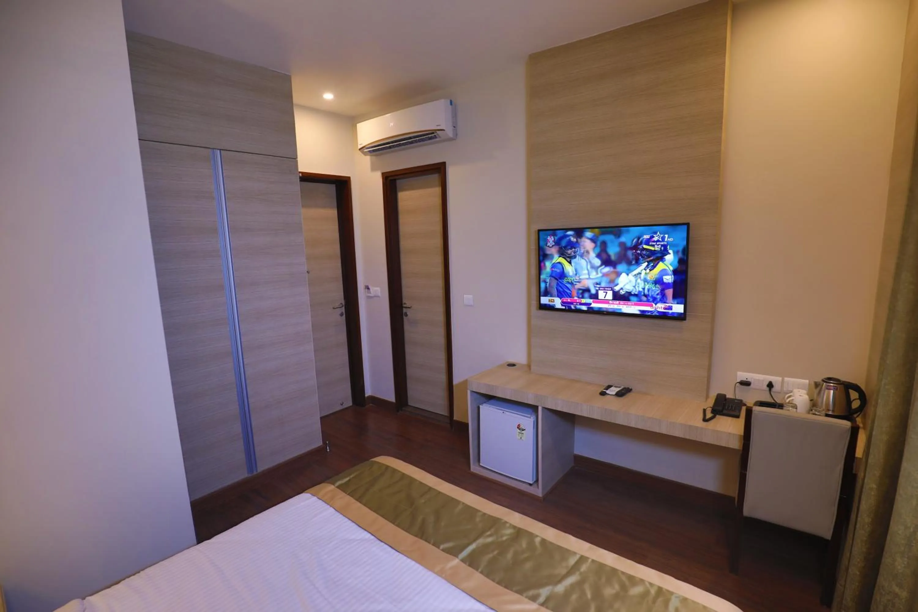 Photo of the whole room, Bed in Goa Country Club Near Park Hospital BY Pearl I Luxury resort in Gurgaon