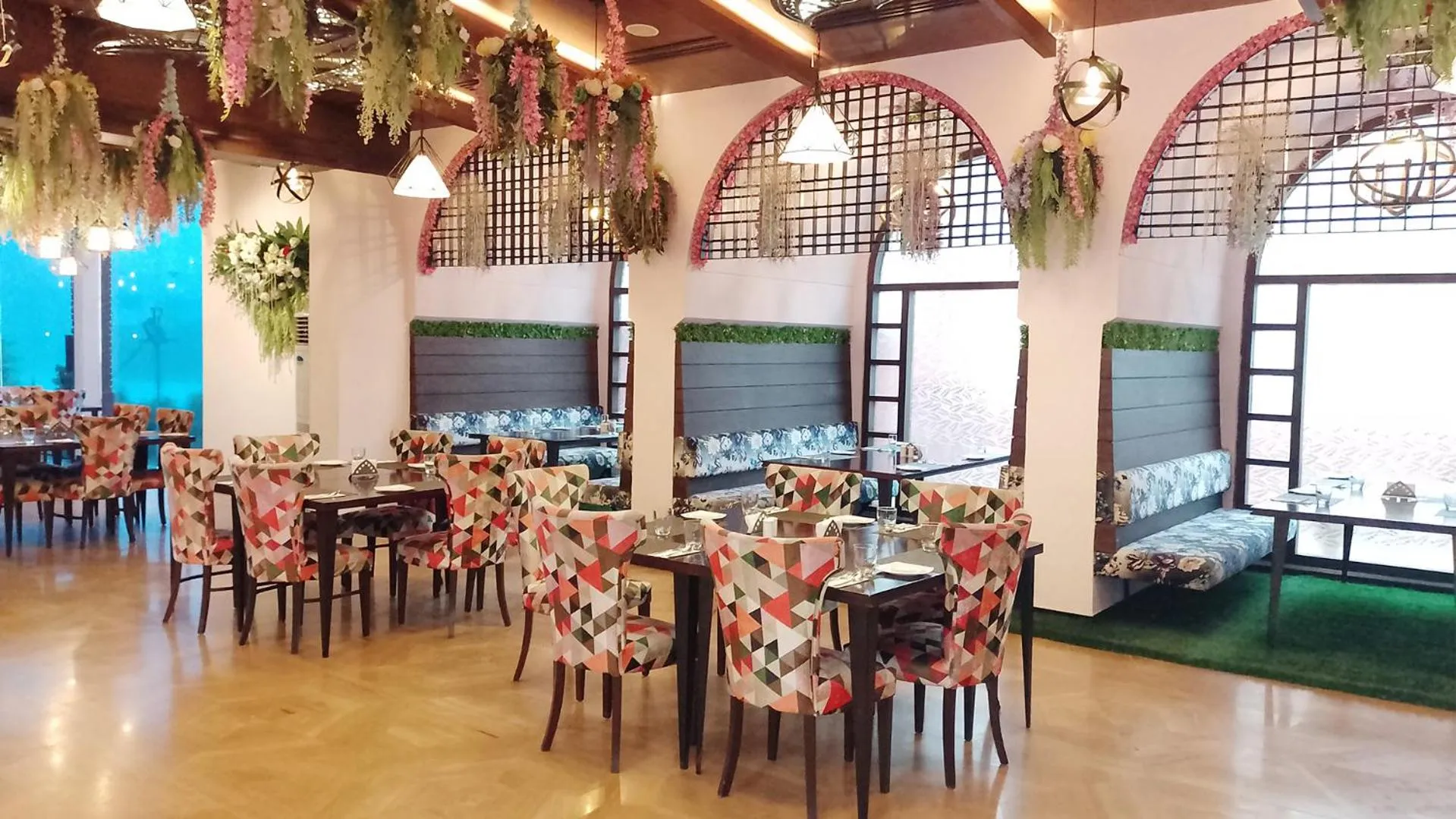 Restaurant/places to eat in Goa Country Club Near Park Hospital BY Pearl I Luxury resort in Gurgaon