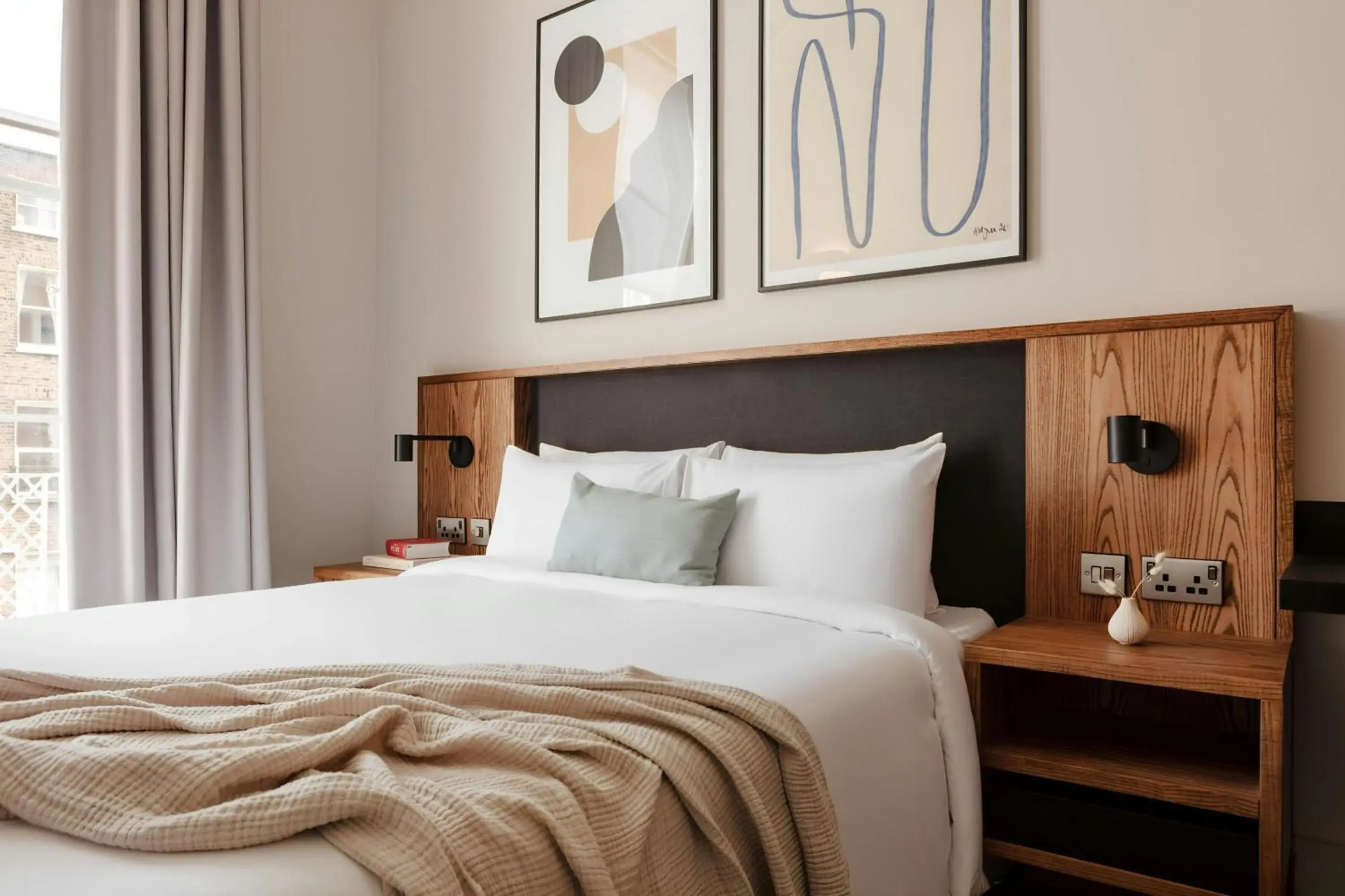 King Room in The Earl Hotel Leeson Street, Sonder by Marriott Bonvoy King Room in The Earl Hotel Leeson Street, Sonder by Marriott Bonvoy