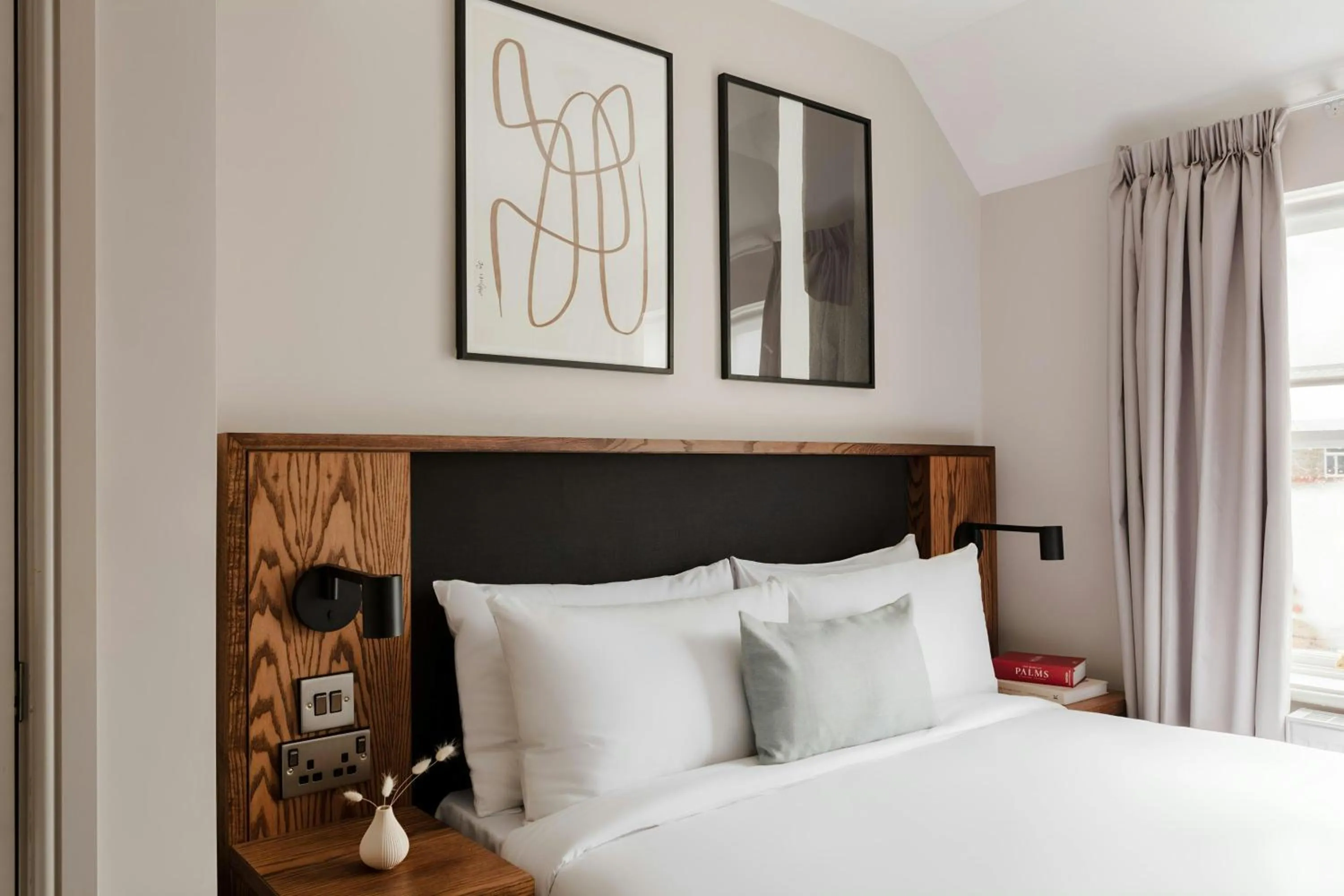 Bedroom, Bed in The Earl Hotel Leeson Street, Sonder by Marriott Bonvoy