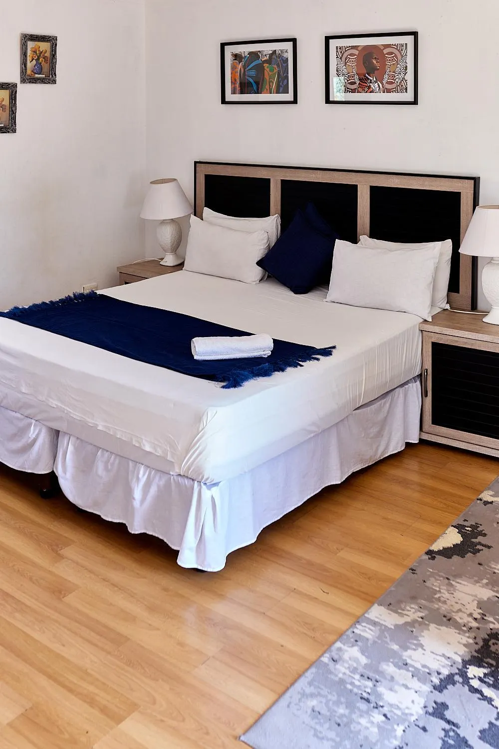 Bed in Airport Royal Guest House