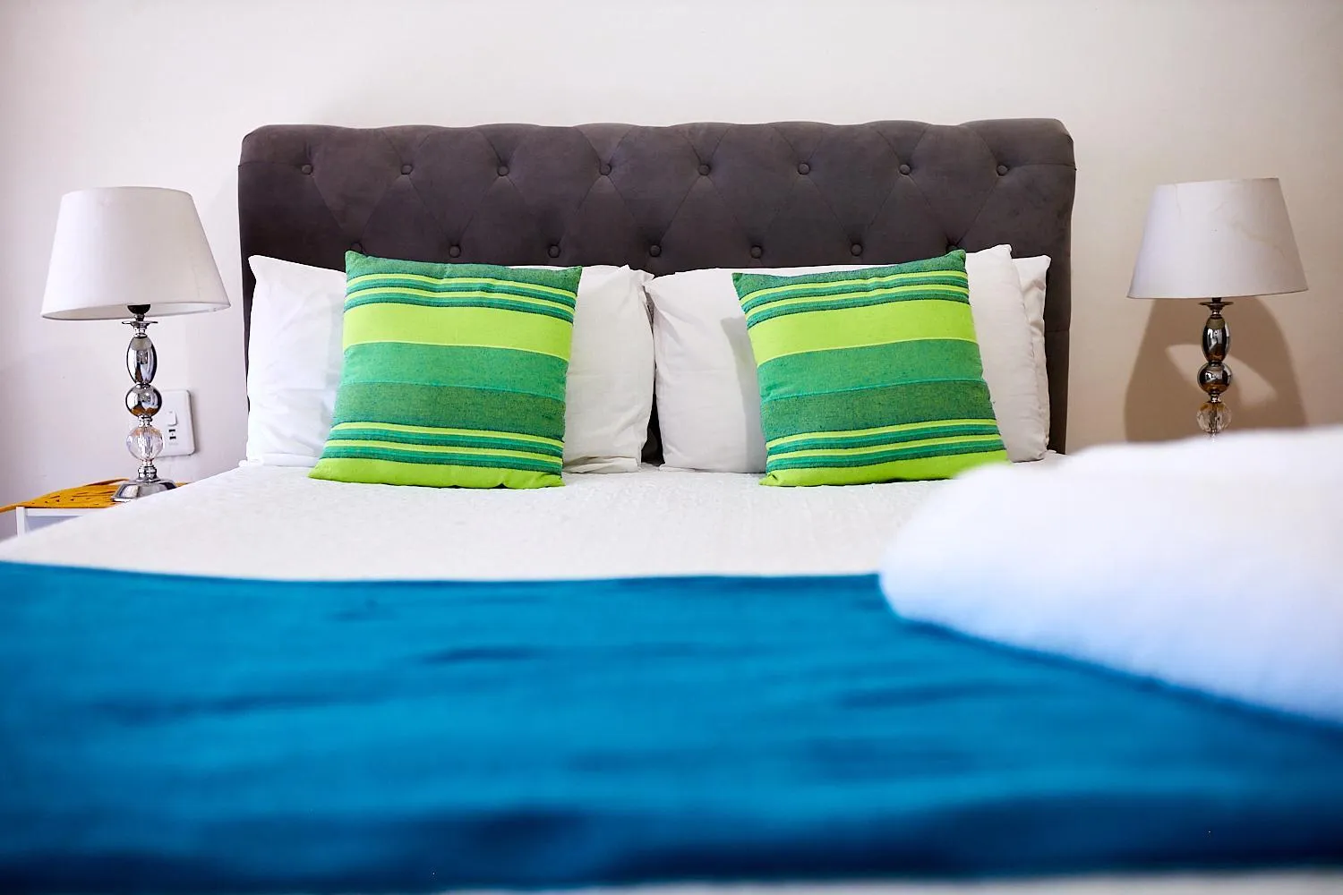 Bed in Airport Royal Guest House