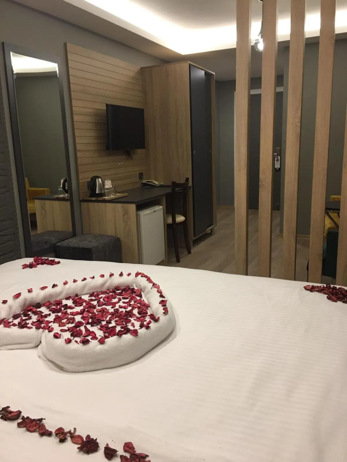 Bedroom in ÇAĞ OTEL