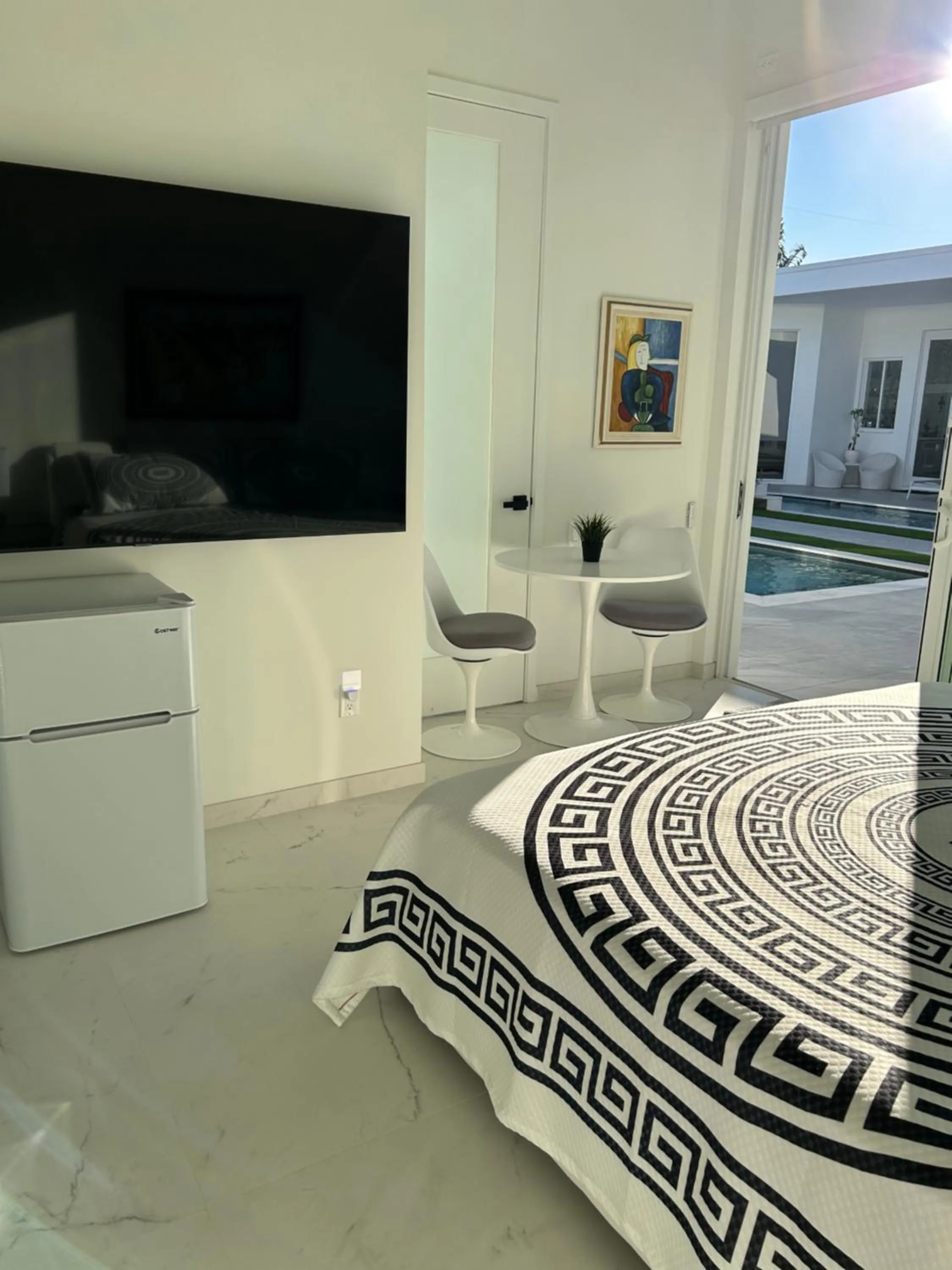 Men only clothing option guesthouse near Wilton Manors