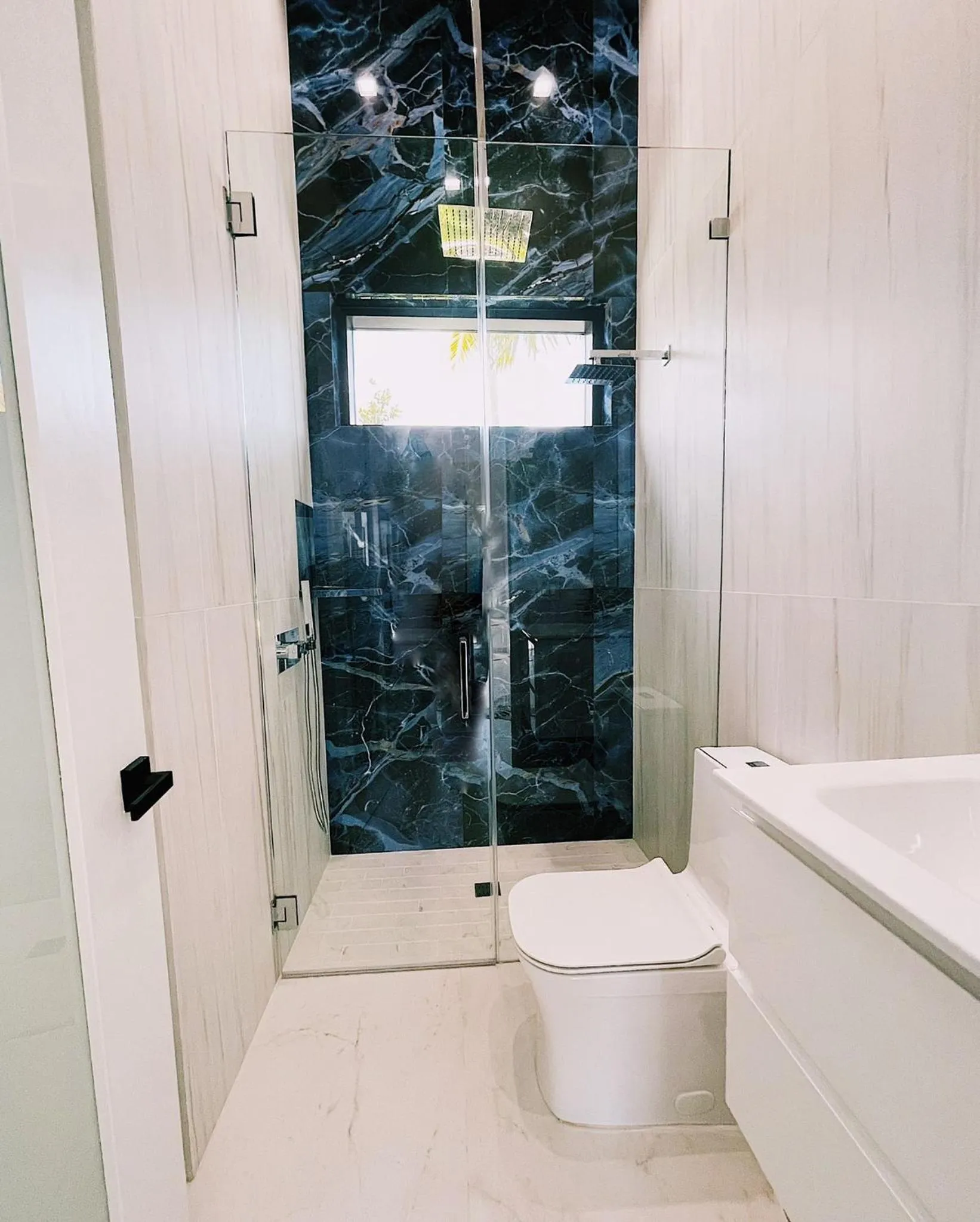 Men only clothing option guesthouse near Wilton Manors