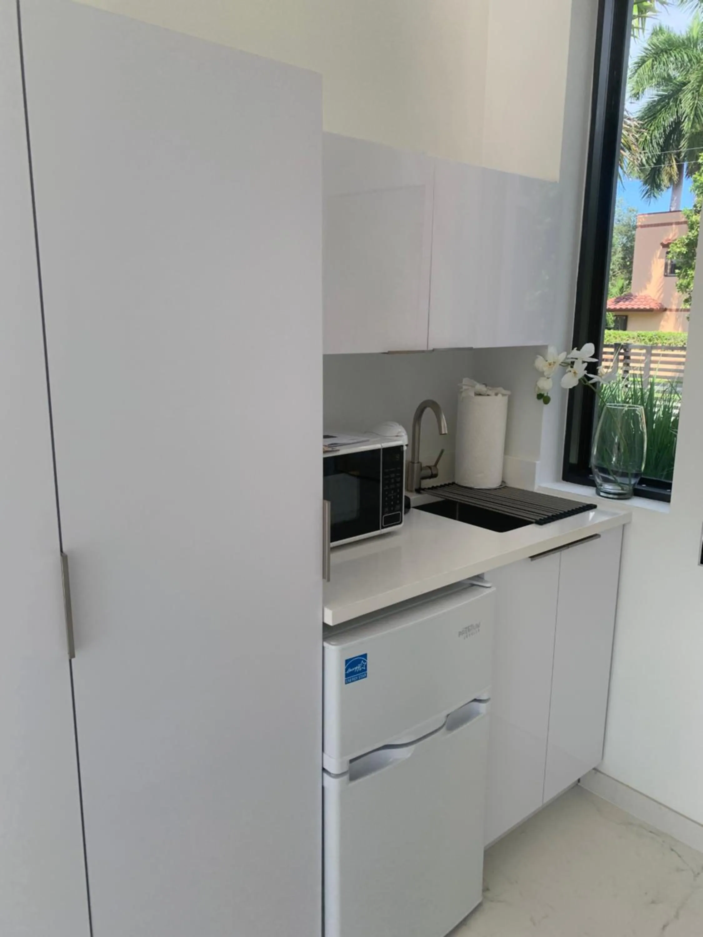 Men only clothing option guesthouse near Wilton Manors