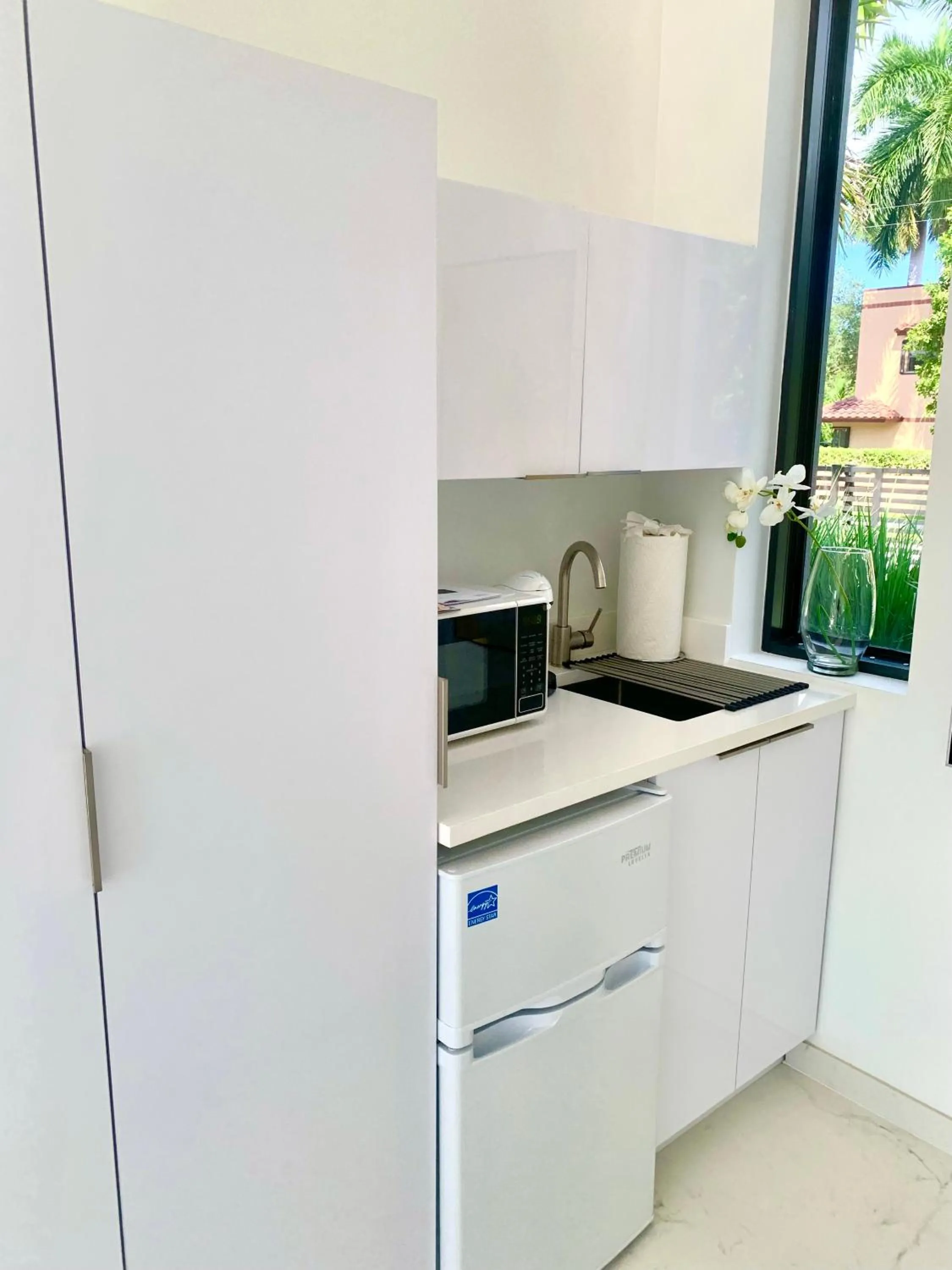 Men only clothing option guesthouse near Wilton Manors