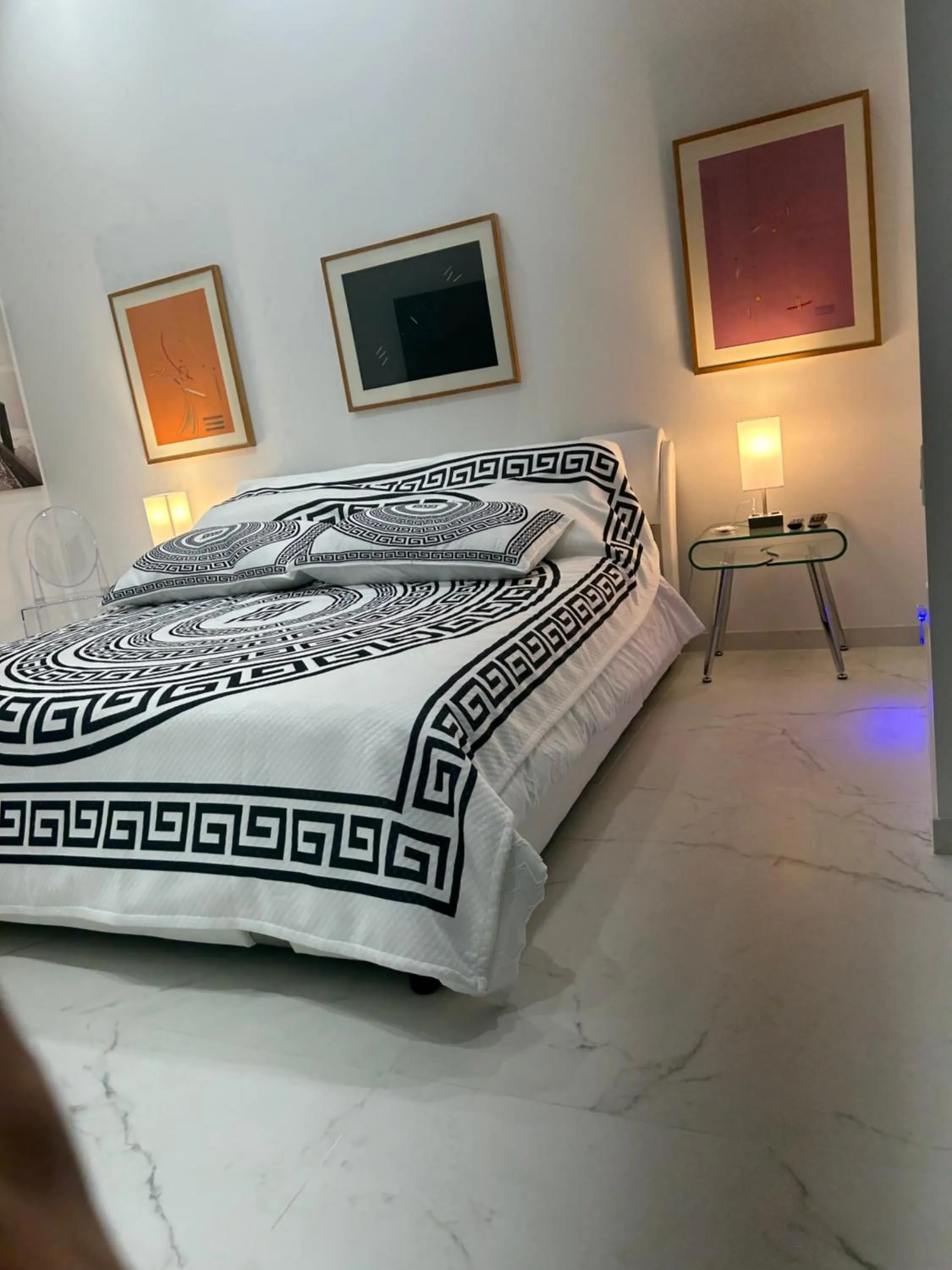 Bed in Men only clothing option guesthouse near Wilton Manors