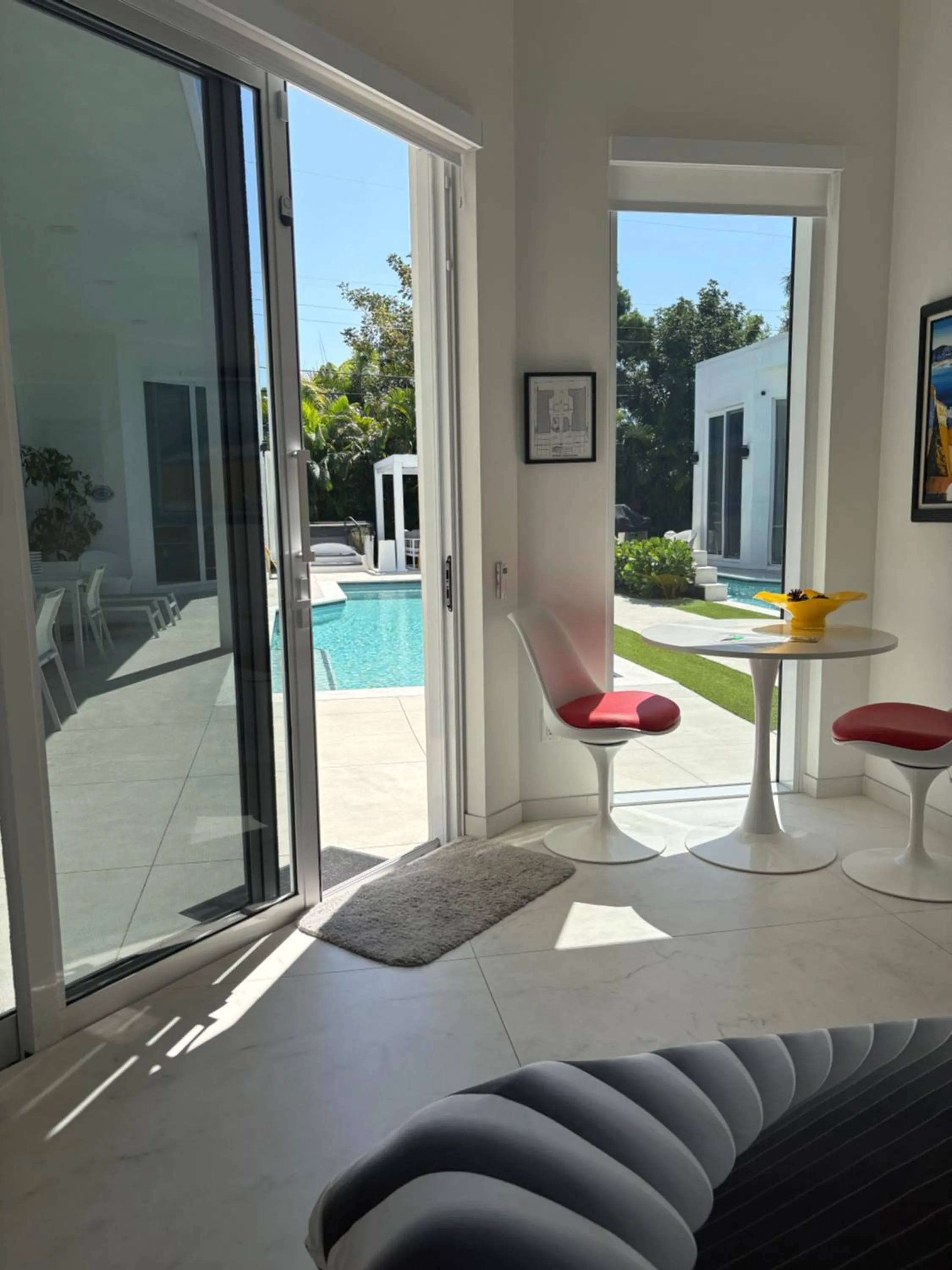 Men only clothing option guesthouse near Wilton Manors