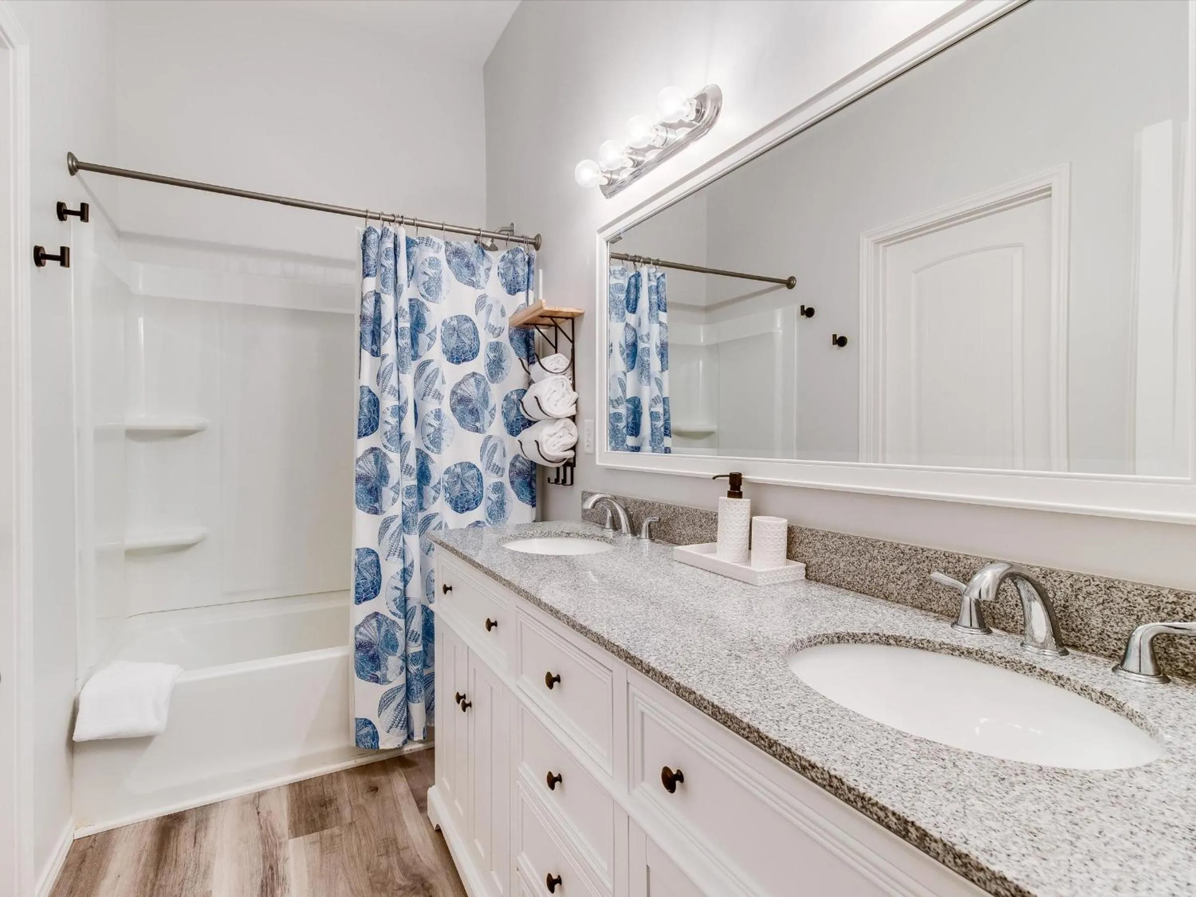 Other in Reel Inn Relax