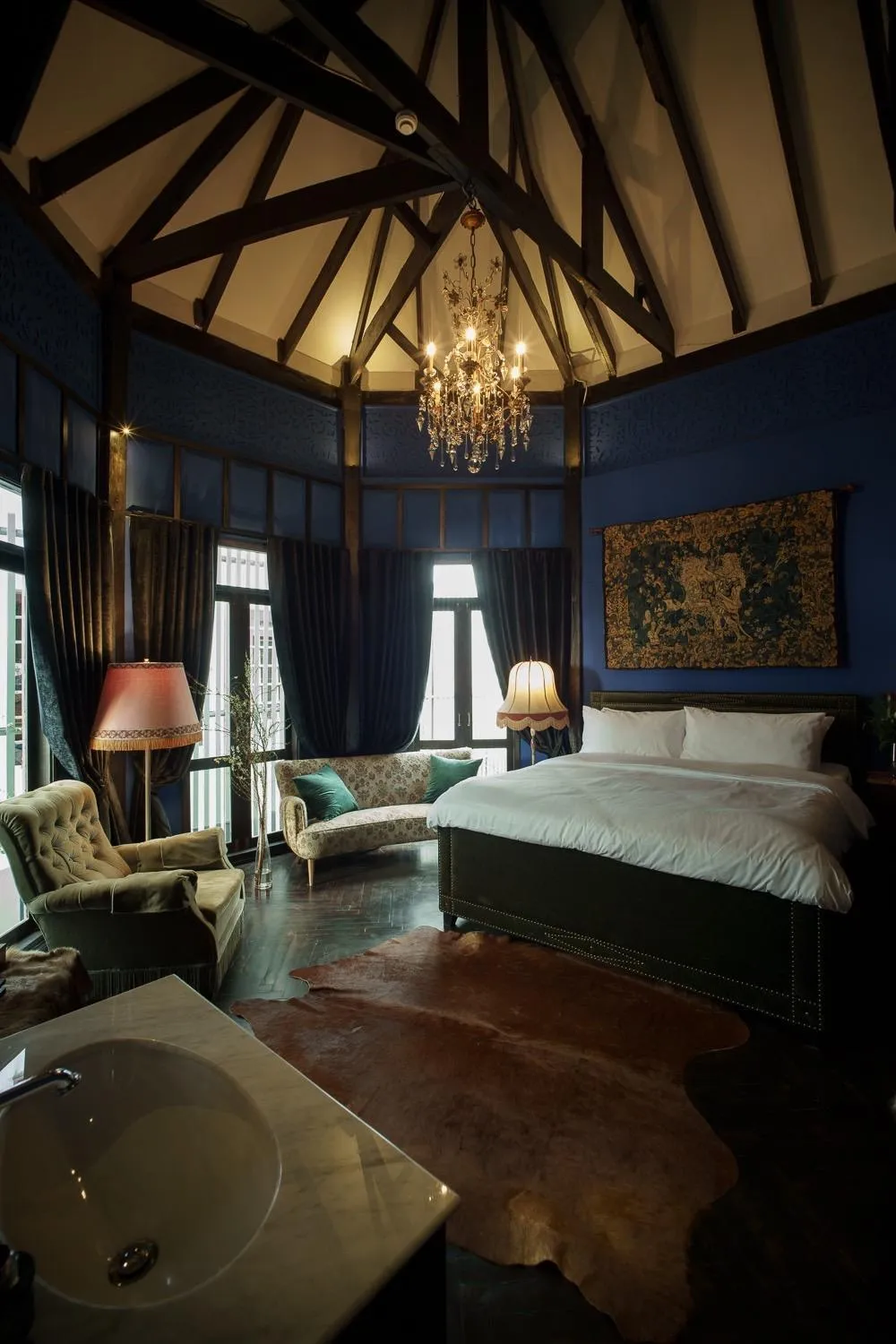 Photo of the whole room, Bed in Baan Tuk Din Hotel