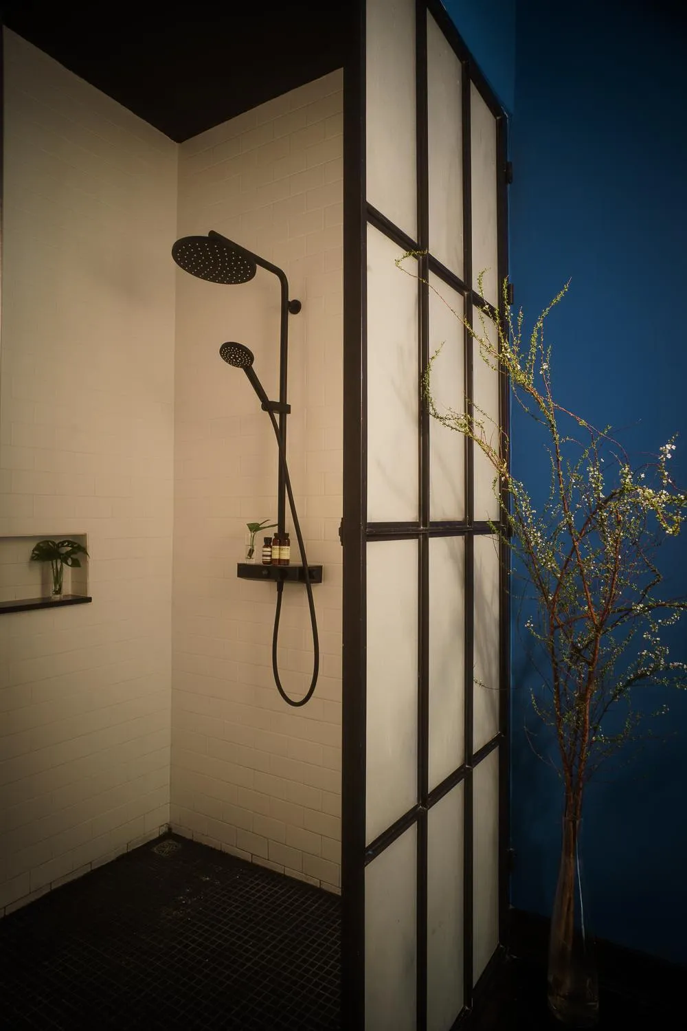 Shower in Baan Tuk Din Hotel