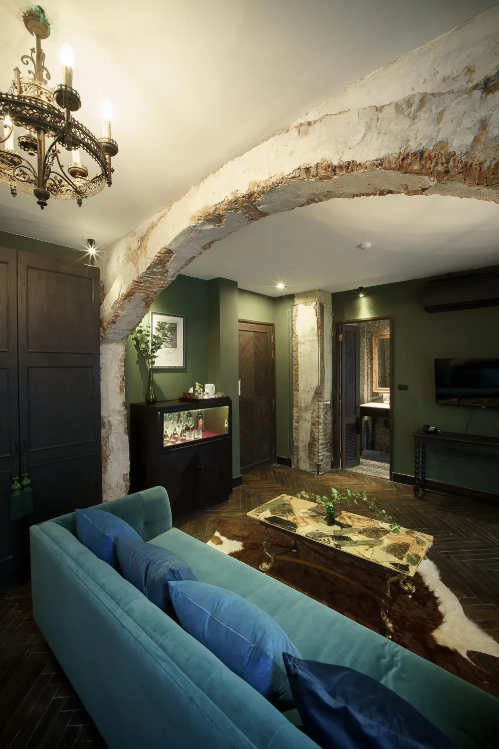 Seating area in Baan Tuk Din Hotel