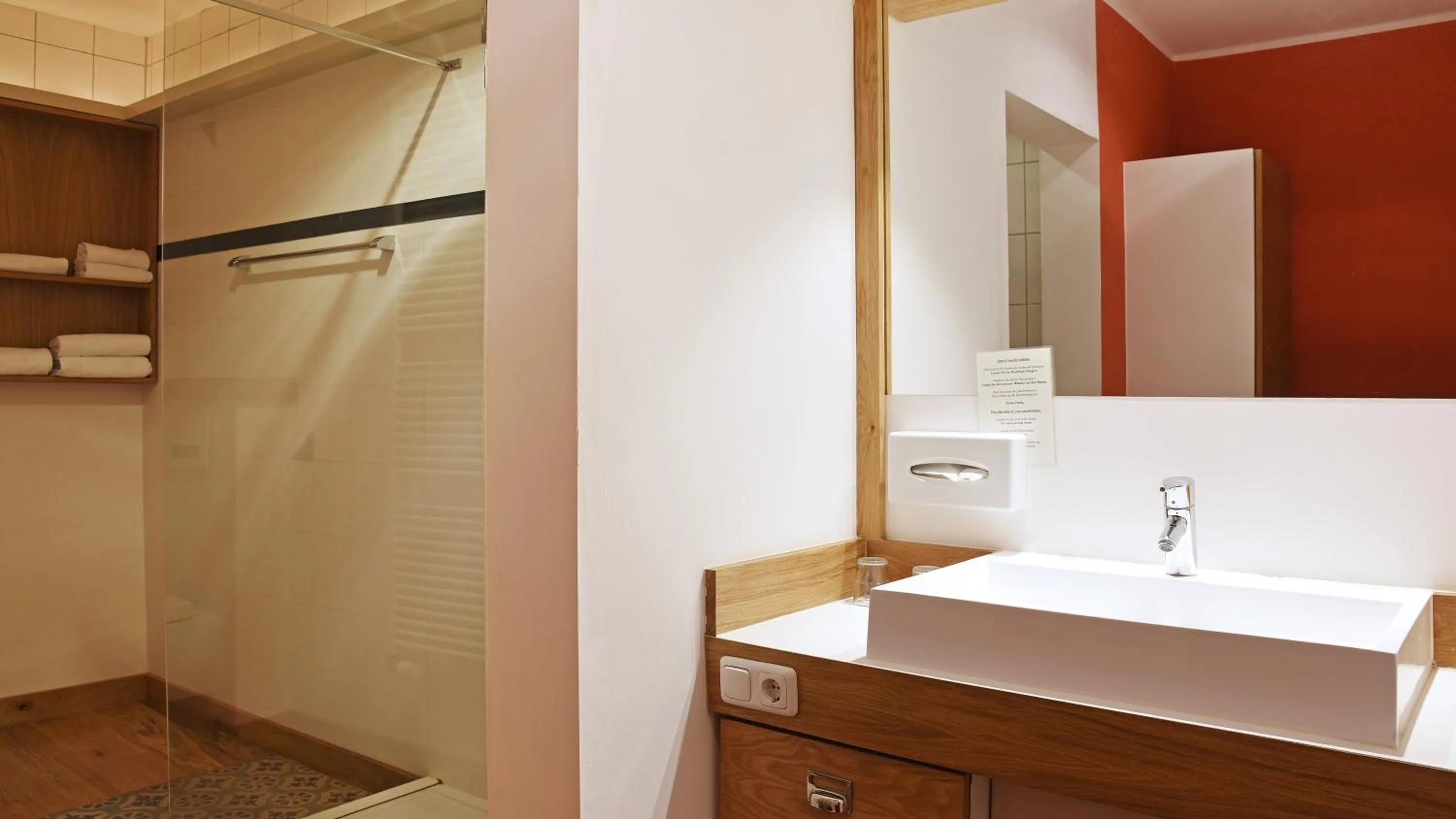 Bathroom in Rhein Hotel Bacharach und Stübers Restaurant