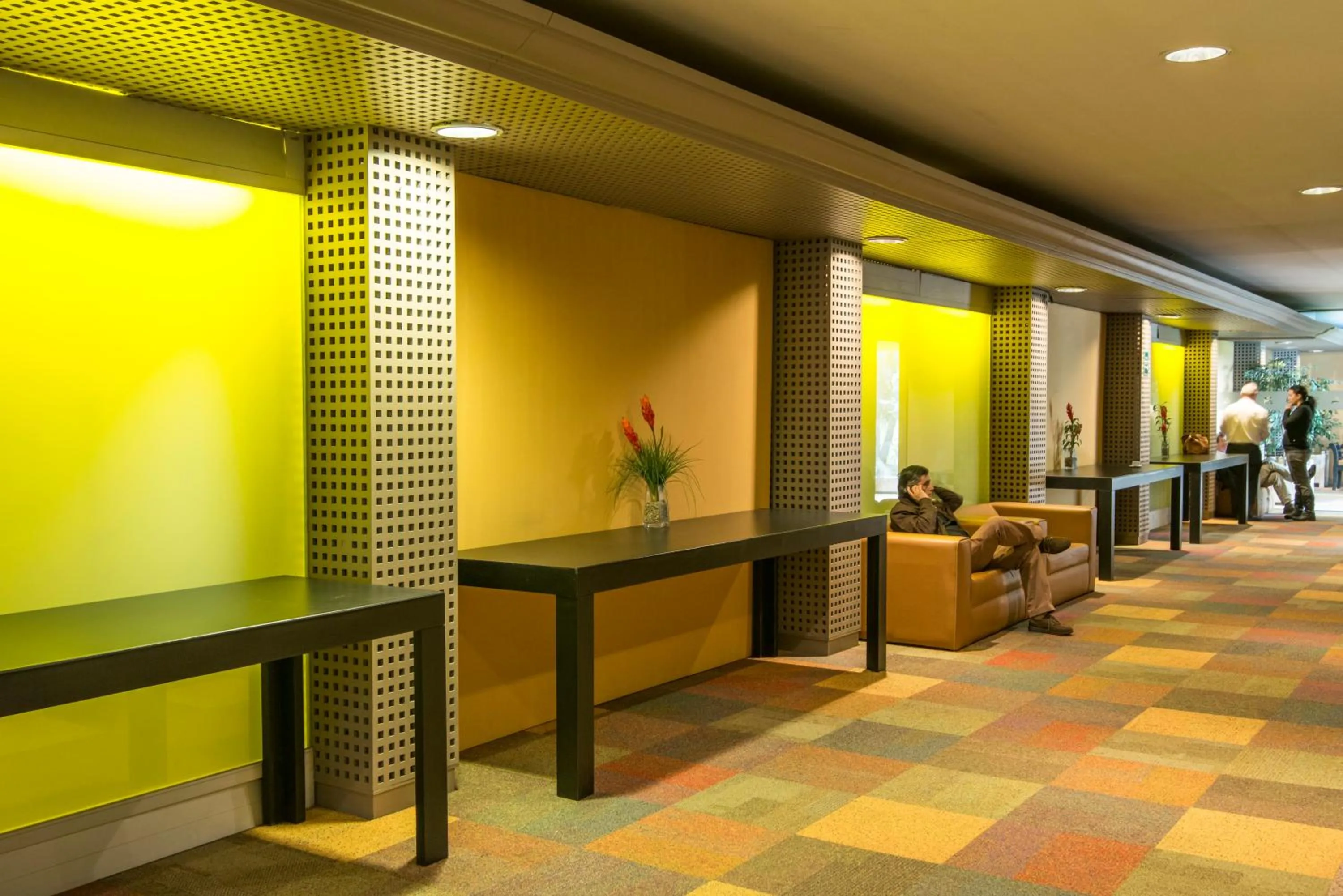 Business facilities in Hotel Alborada