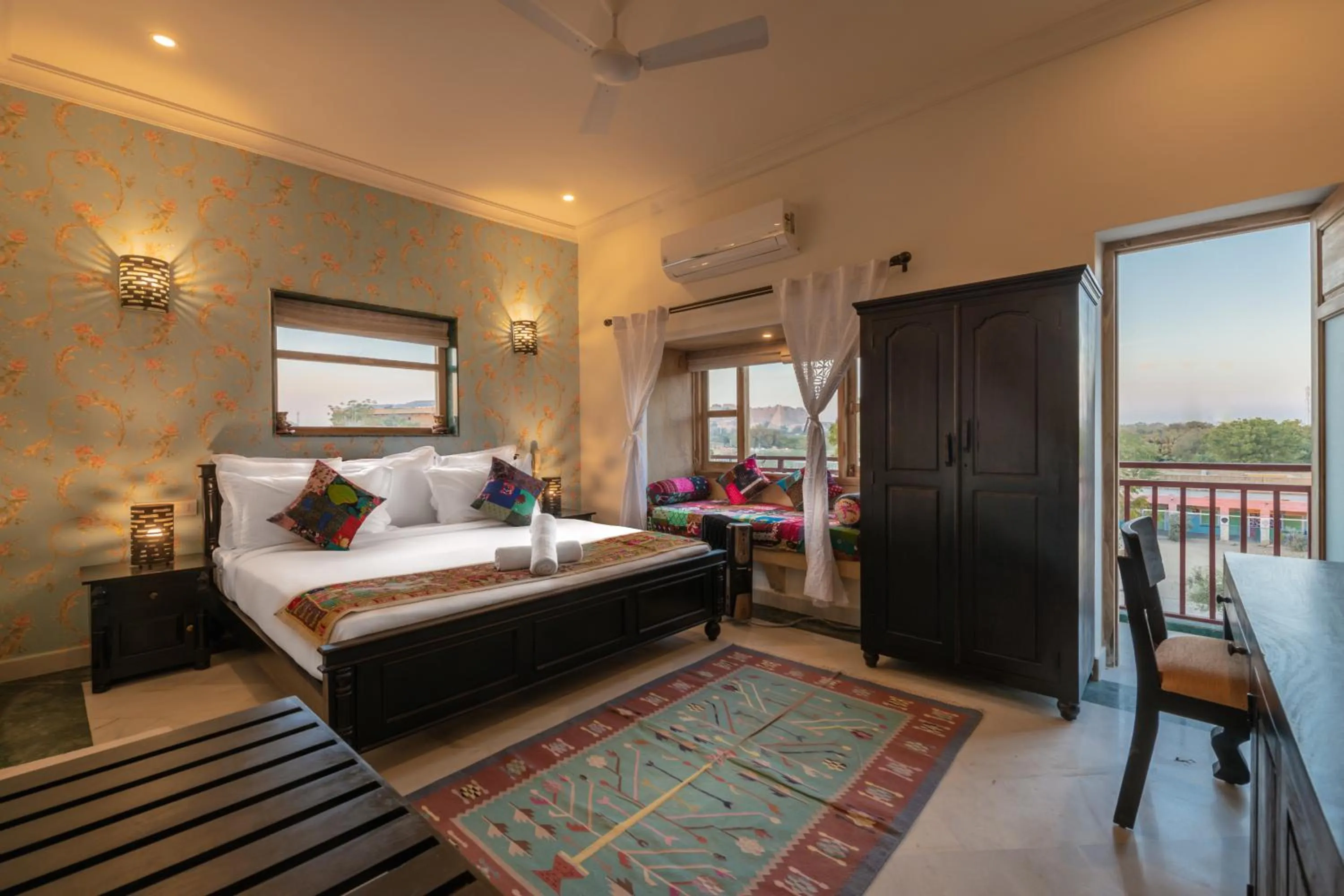 Guests, Bed in Hotel Meri Haveli