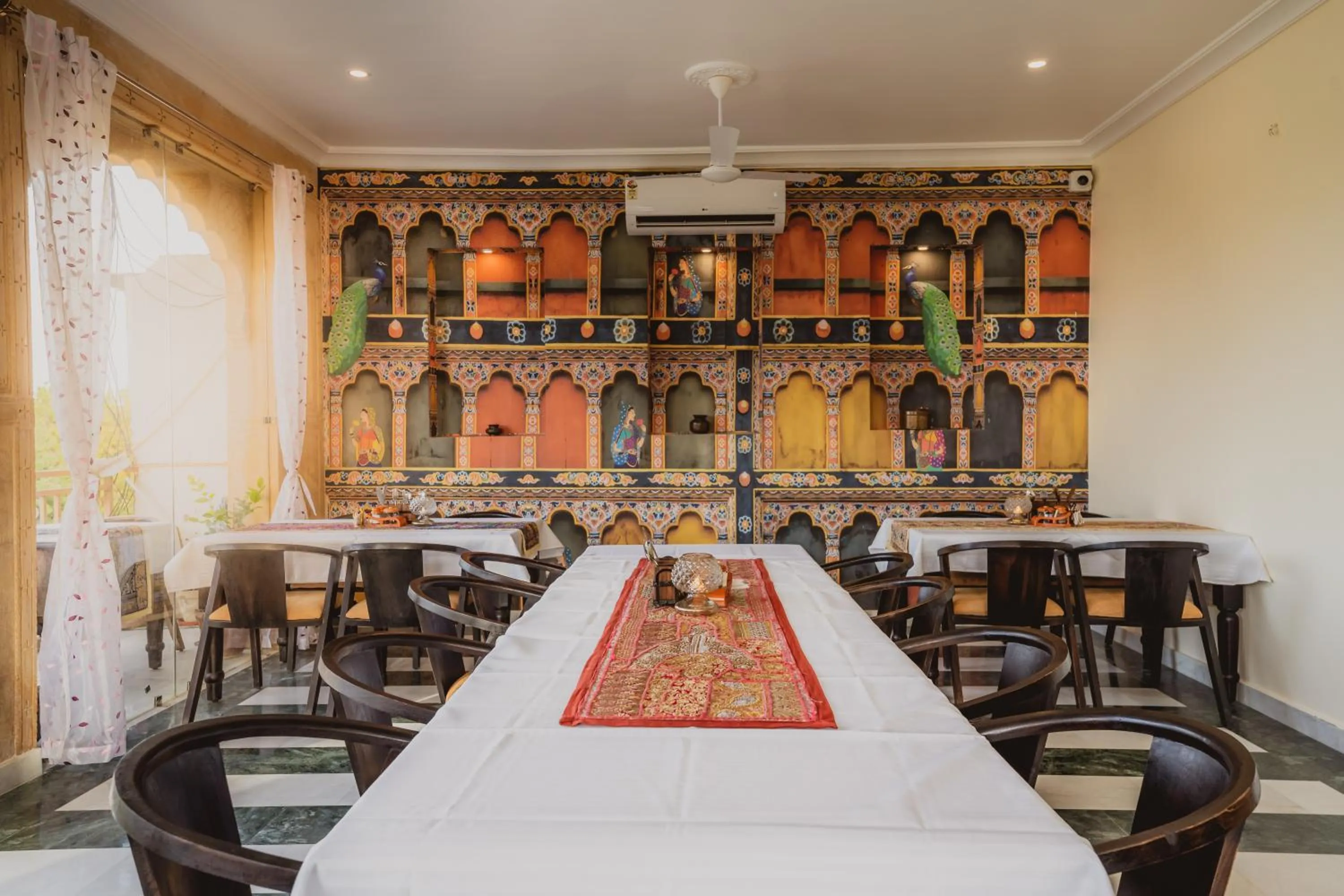 Restaurant/places to eat in Hotel Meri Haveli