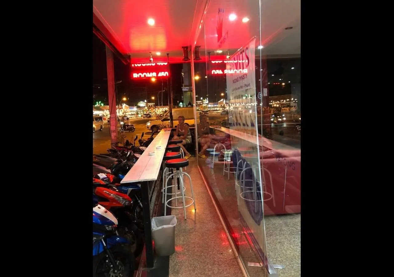 Night in Patong Dynasty Royal Hotel