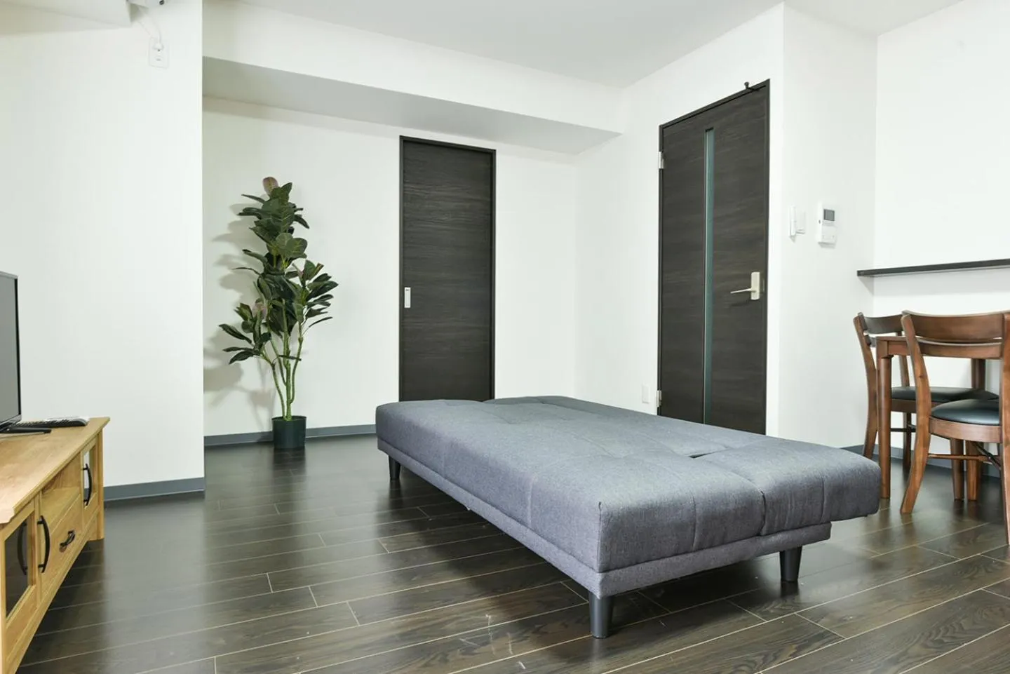 Bed in Sun Court Hongodori Garden Hills