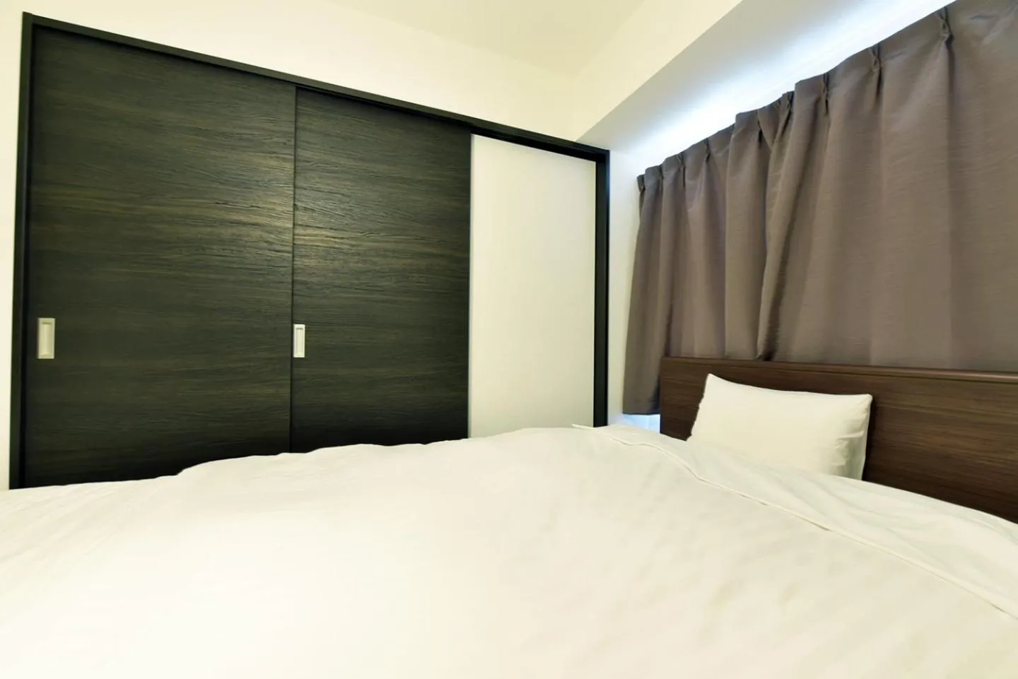 Bed in Sun Court Hongodori Garden Hills