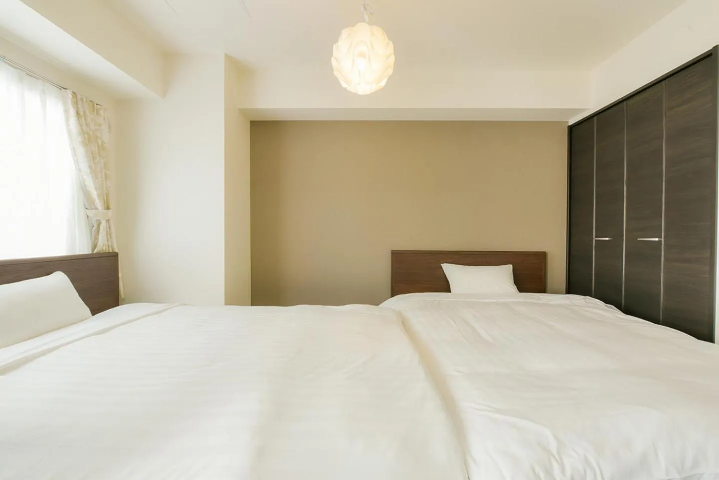 Bed in Sun Court Hongodori Garden Hills