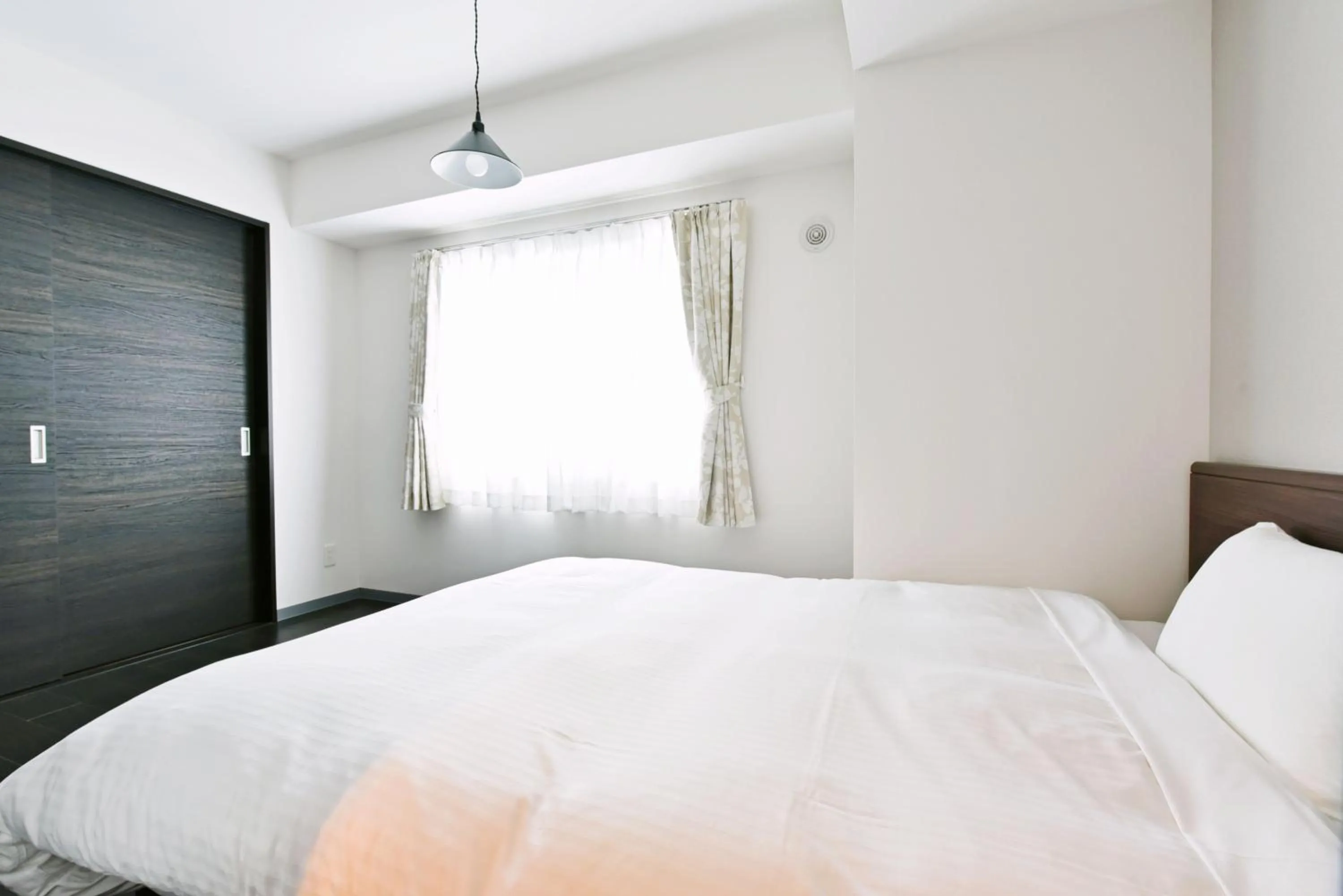 Bed in Sun Court Hondori Garden Hills